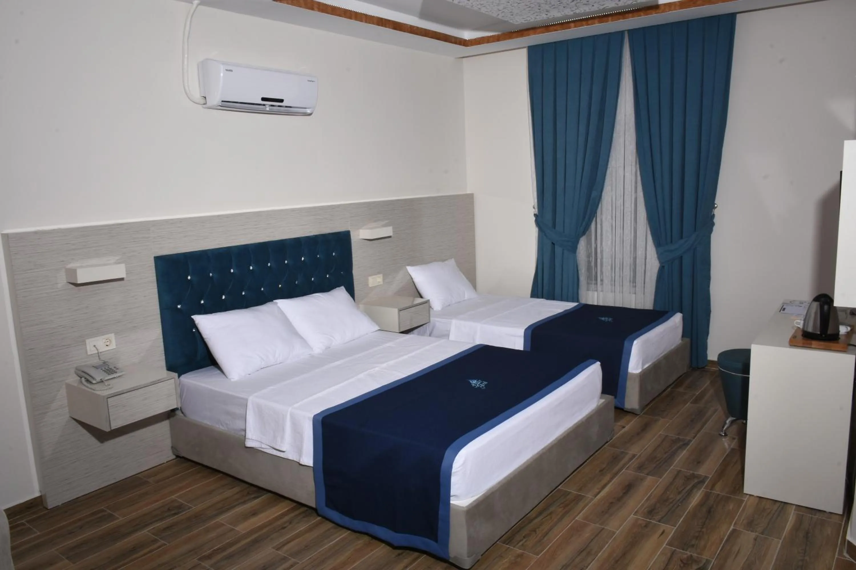 Photo of the whole room, Bed in Avesis Hotel