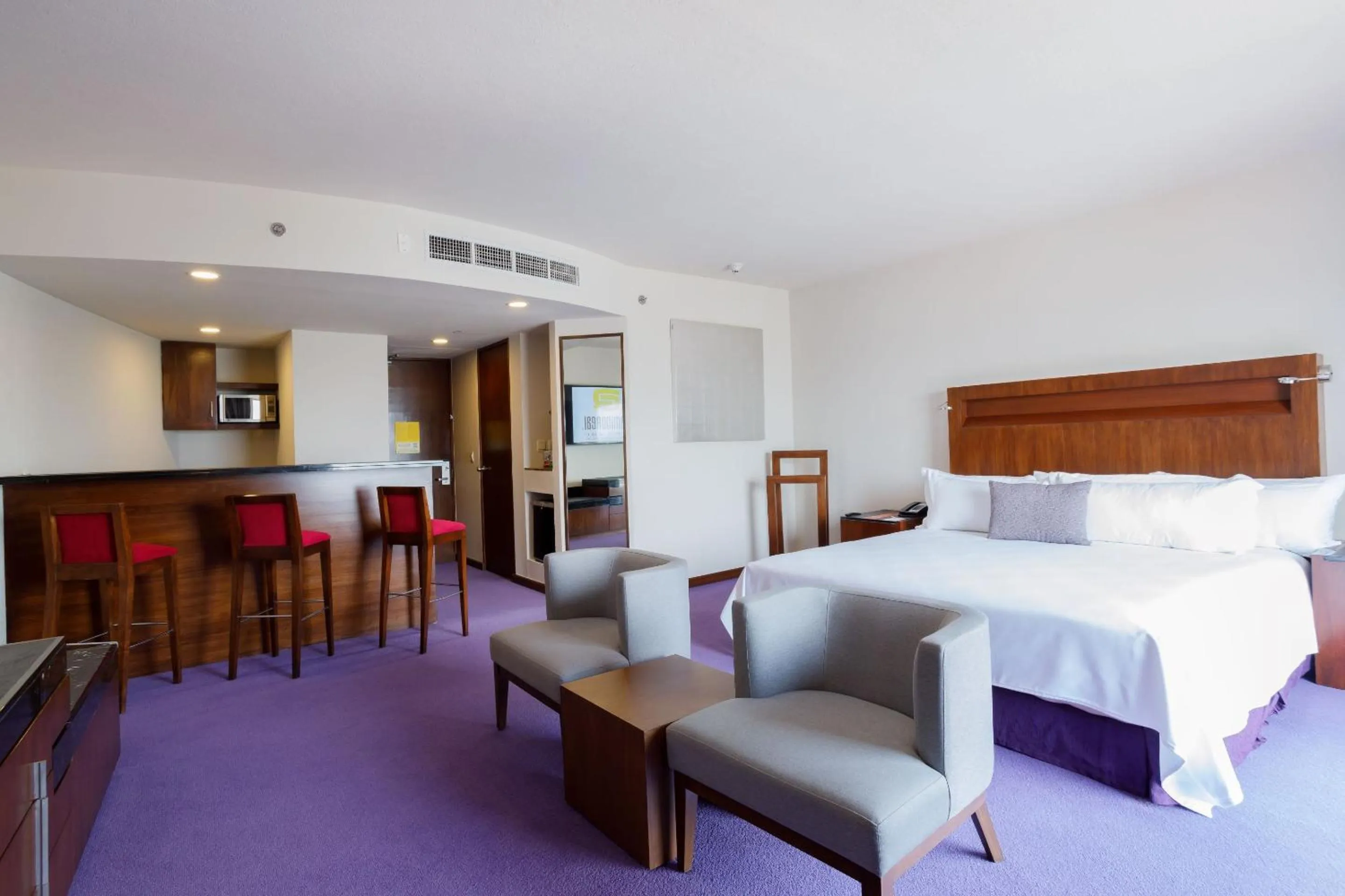 Photo of the whole room, Bed in Camino Real Pedregal Mexico