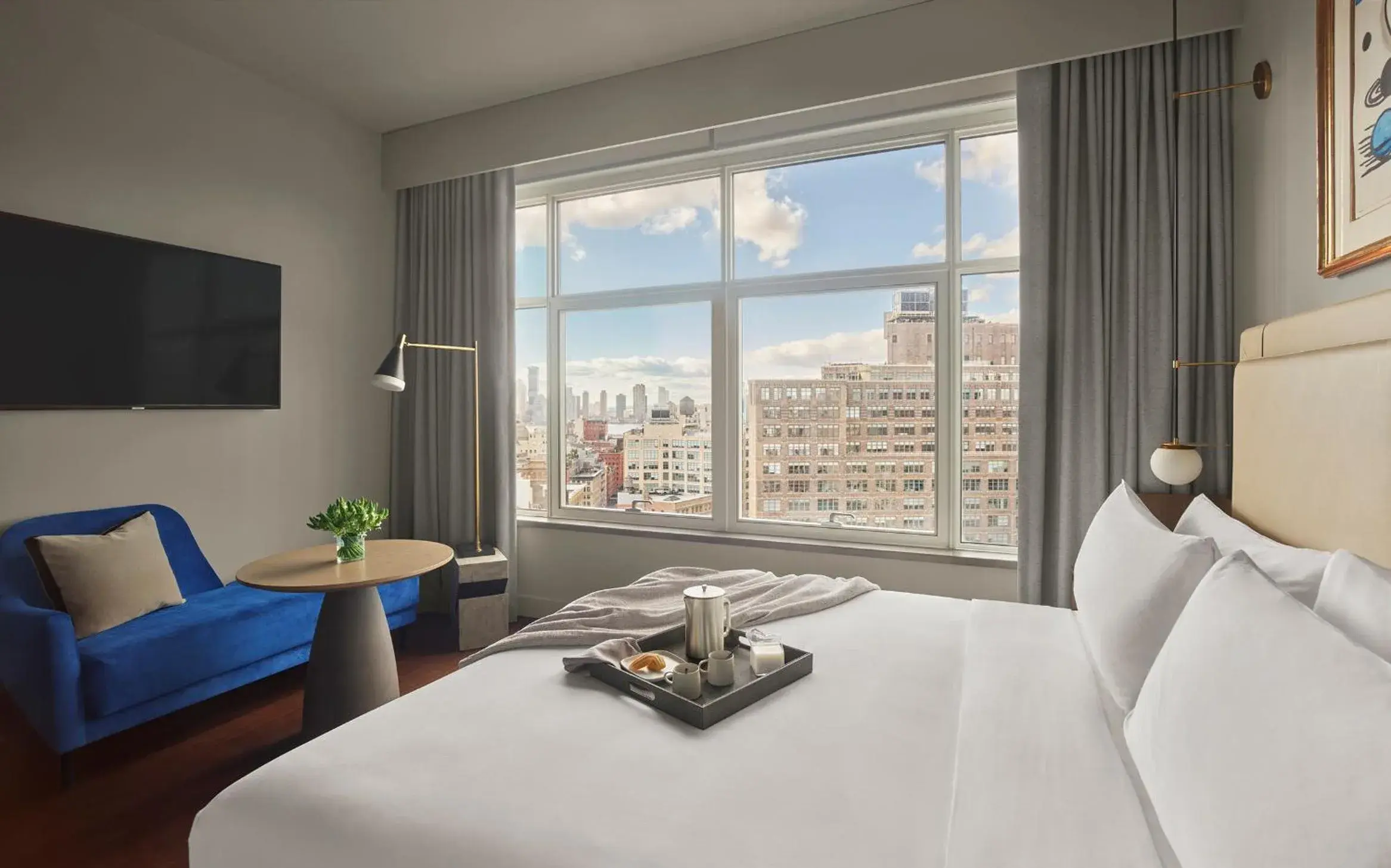 City view, Bed in ModernHaus SoHo City view, Bed in ModernHaus SoHo