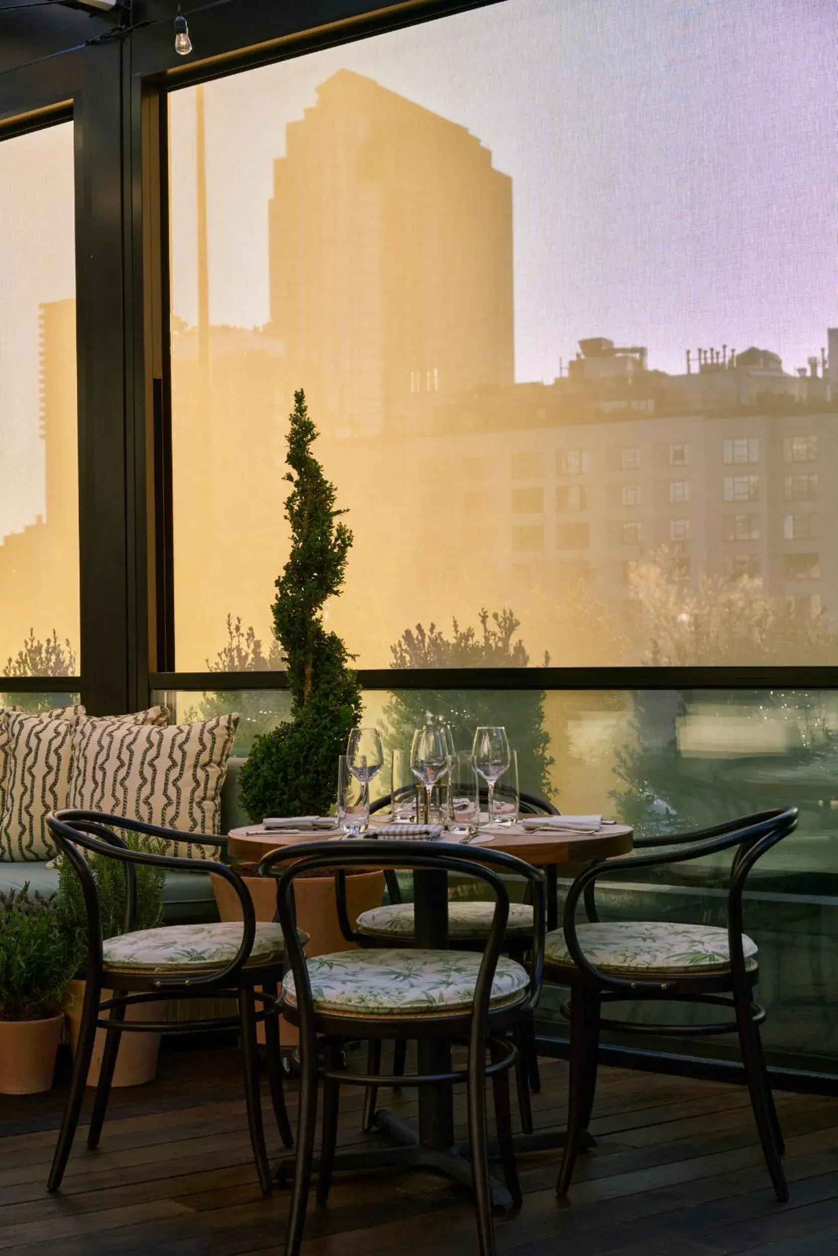 Restaurant/places to eat in ModernHaus SoHo Restaurant/places to eat in ModernHaus SoHo