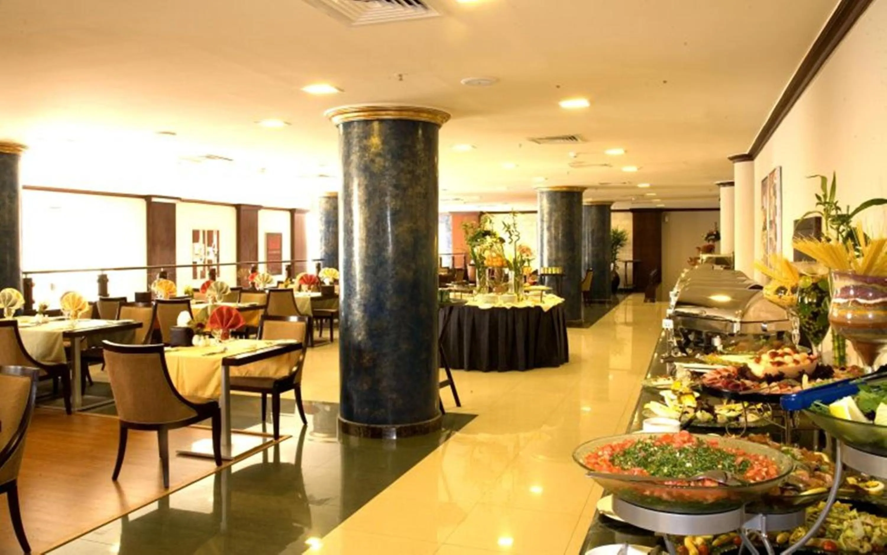 Restaurant/places to eat in Golden Tulip Al Khobar