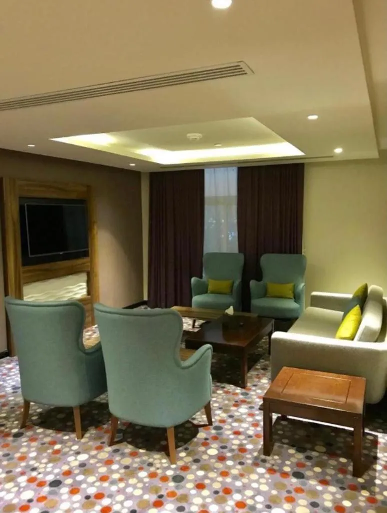 Seating area in Golden Tulip Al Khobar