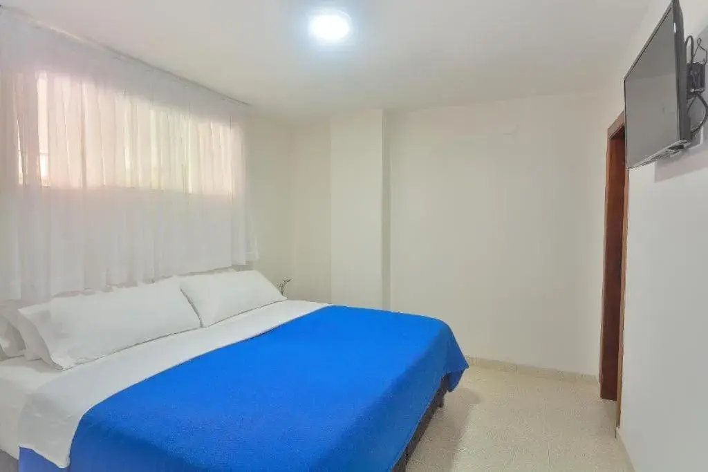 Deluxe King Room - single occupancy in Hotel Getsemaní BGA Deluxe King Room - single occupancy in Hotel Getsemaní BGA