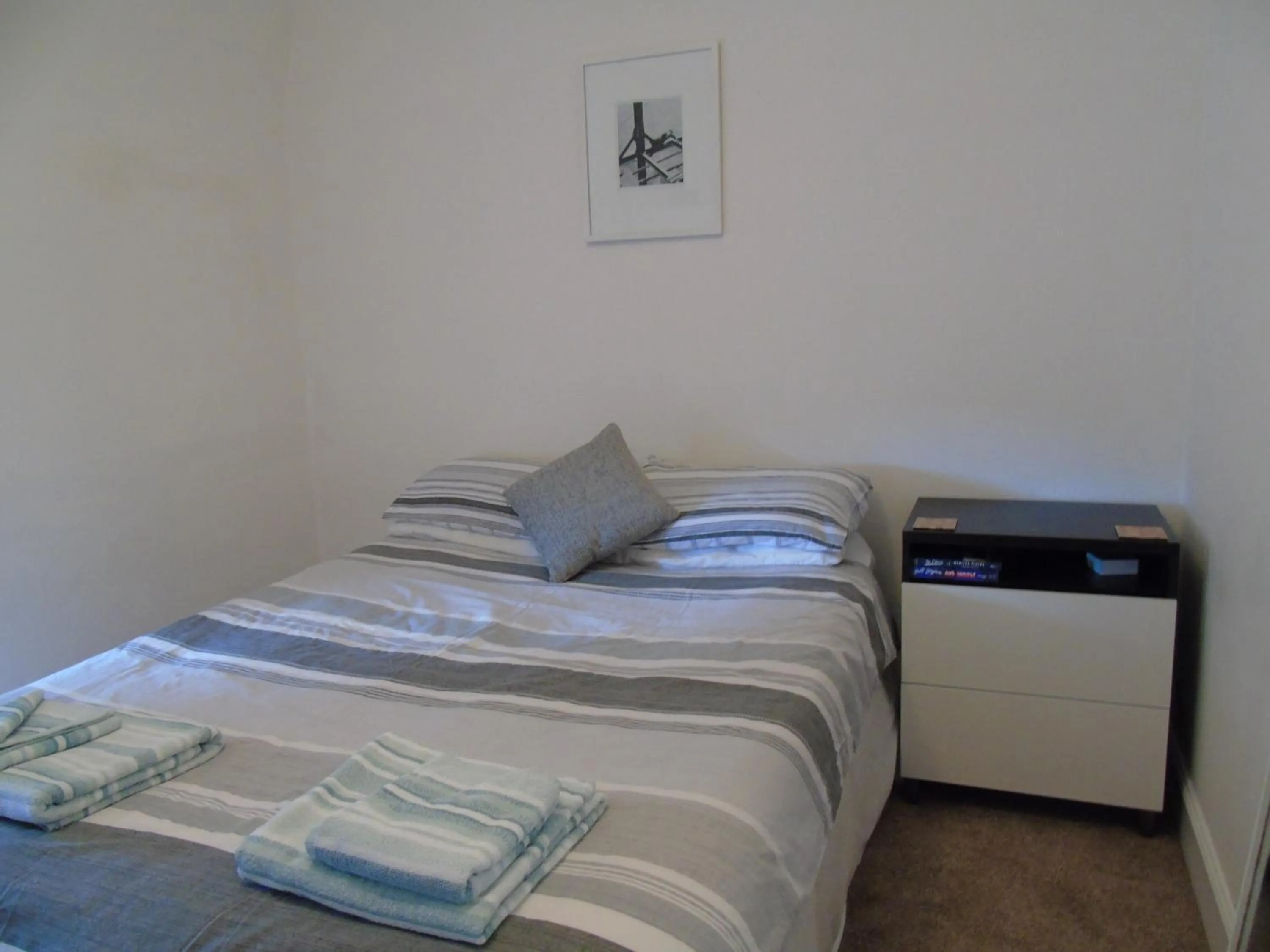Snug - Krayr Apartment