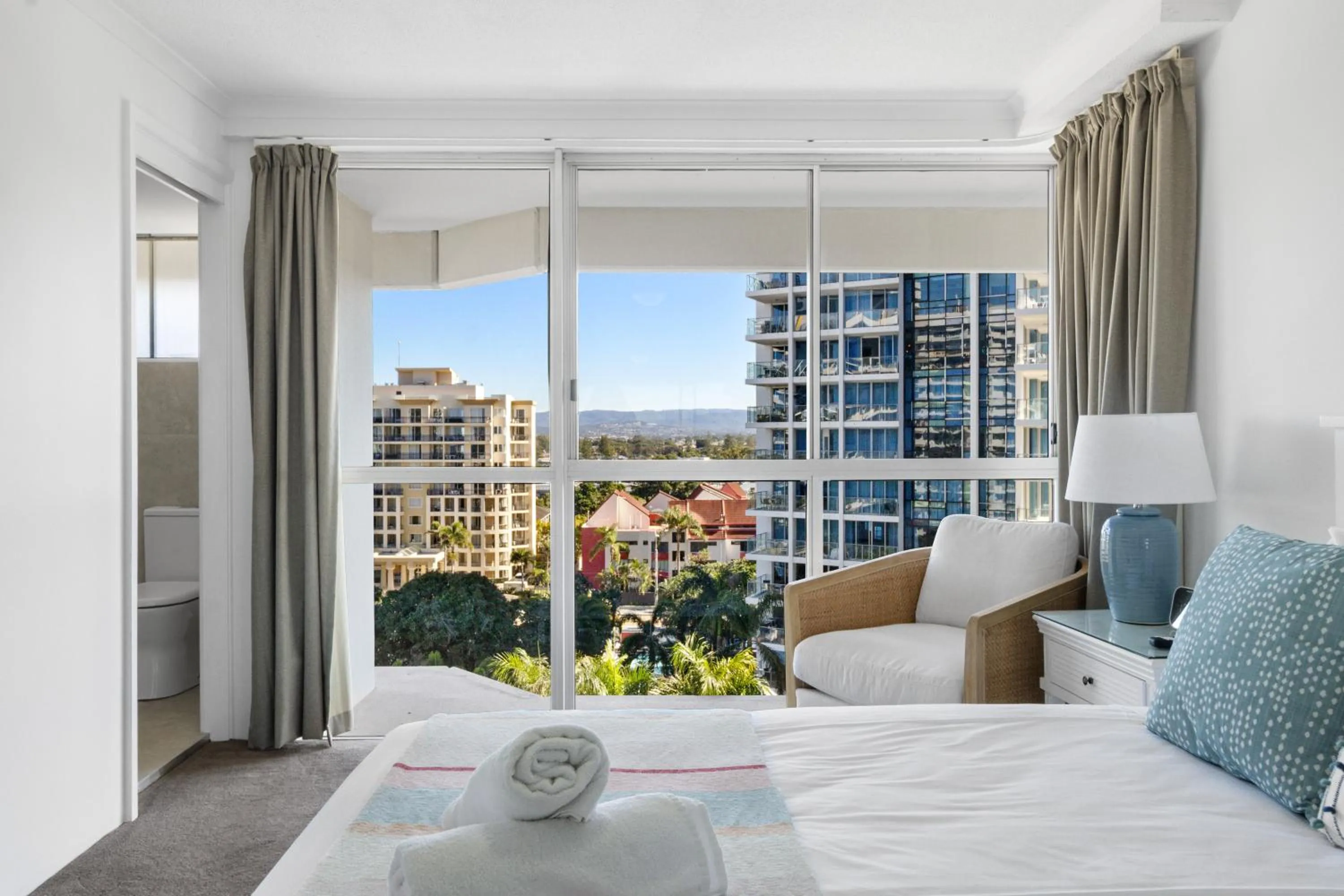 Bed in Baronnet Apartments