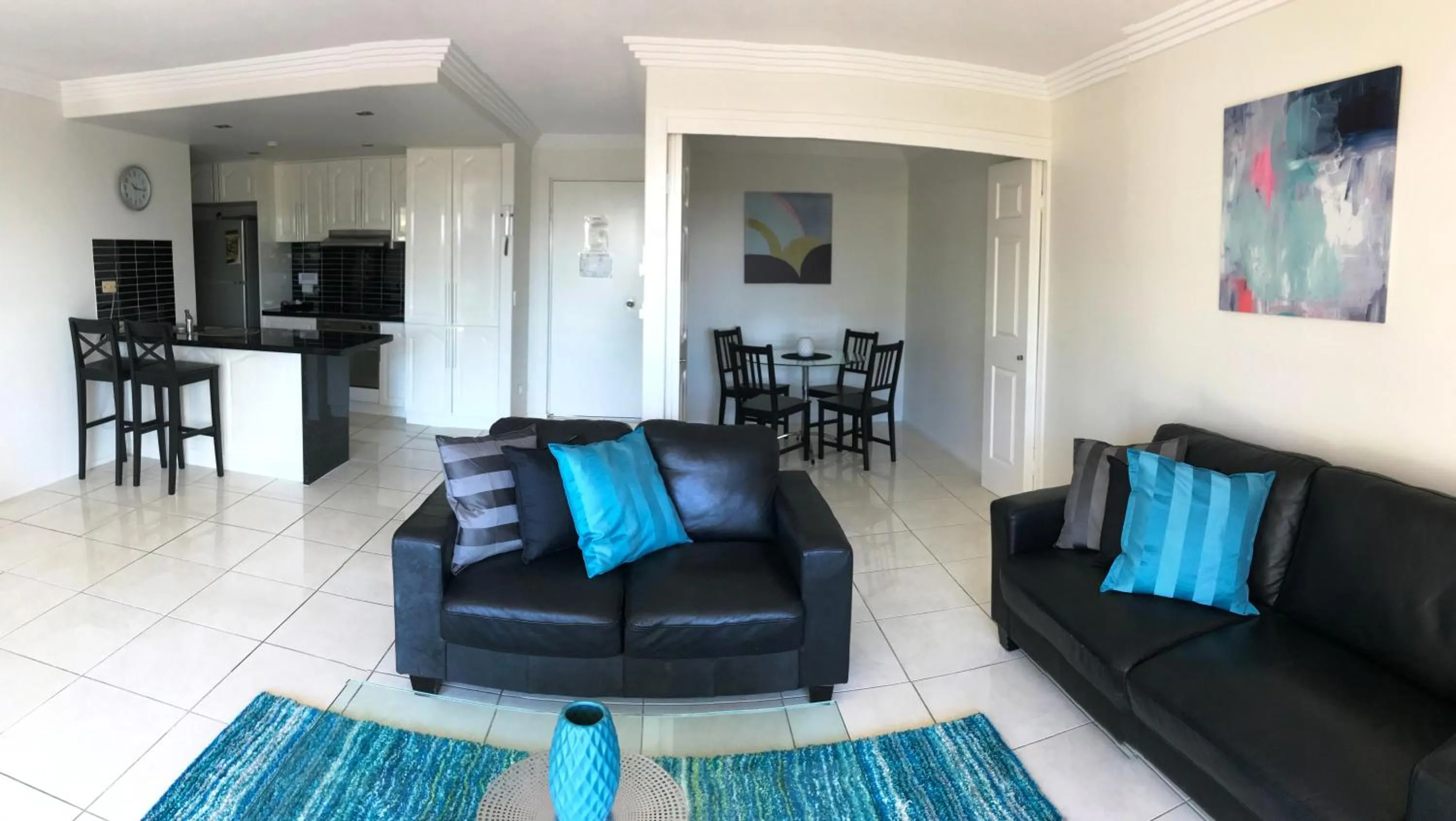 Living room in Baronnet Apartments