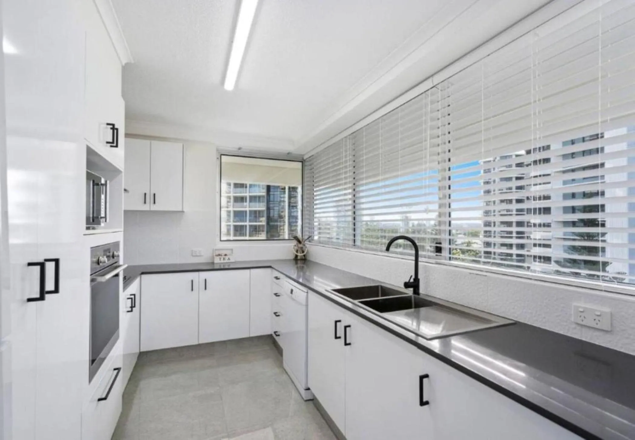 kitchen in Baronnet Apartments