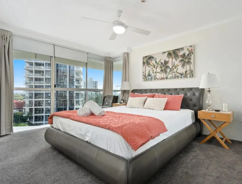 Bed in Baronnet Apartments