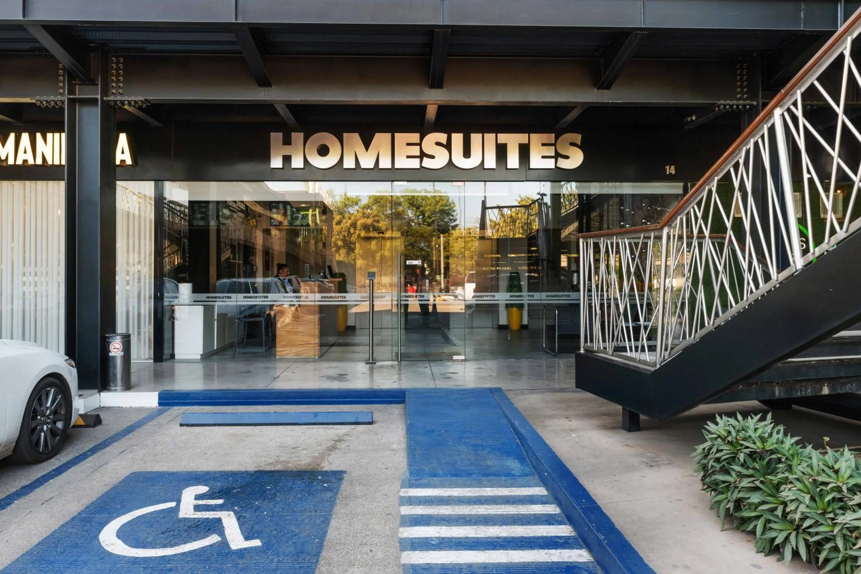 Facade/entrance in Homesuites Malecon