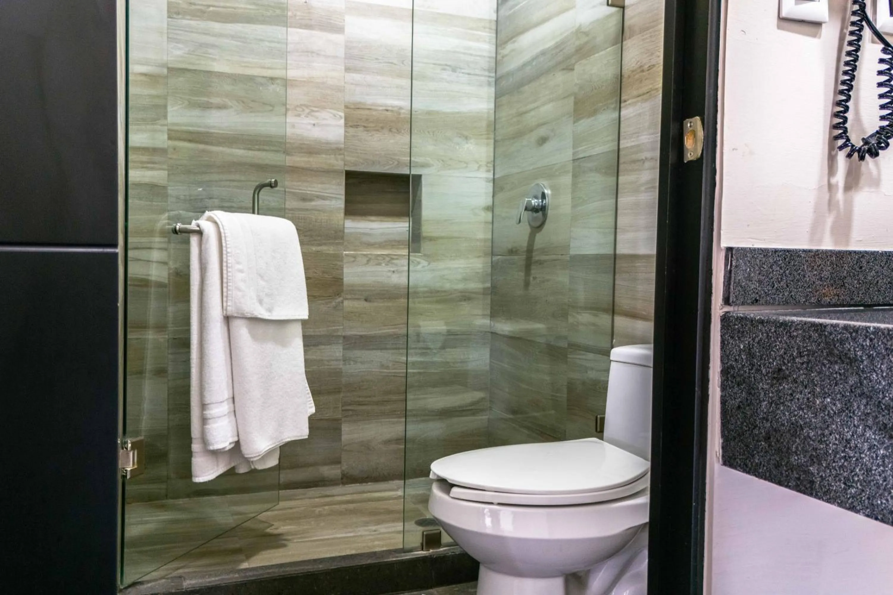 Shower in Homesuites Malecon