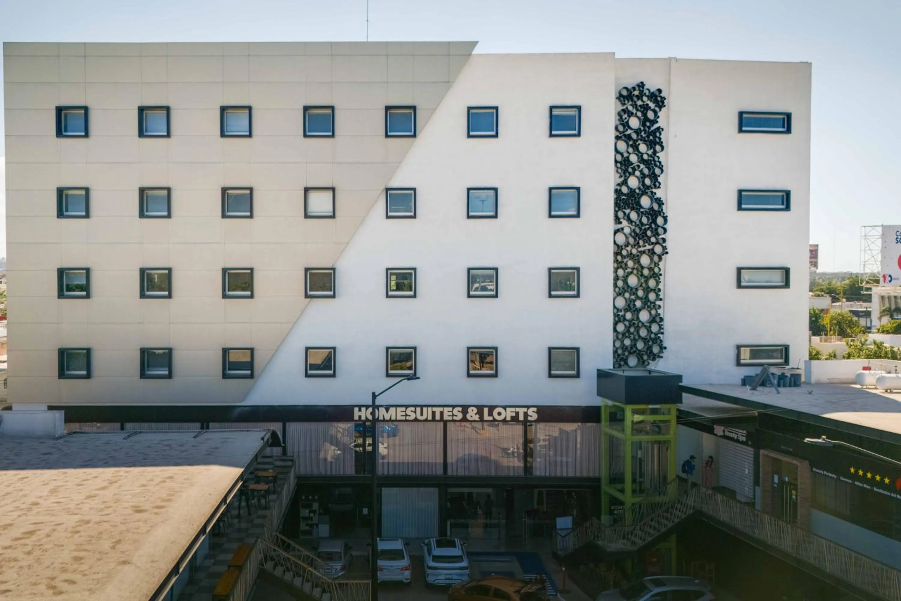 Property building in Homesuites Malecon