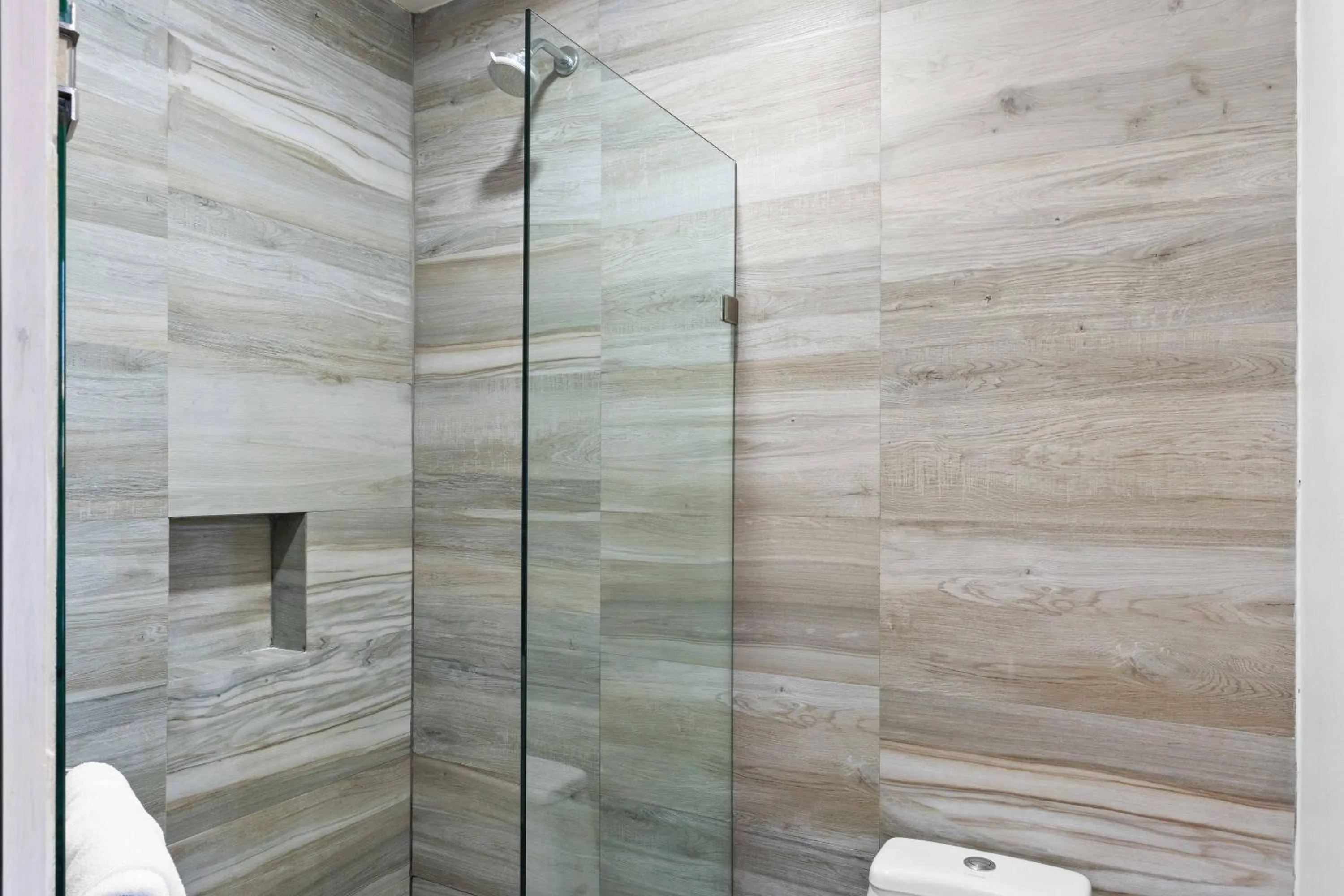 Shower in Homesuites Malecon