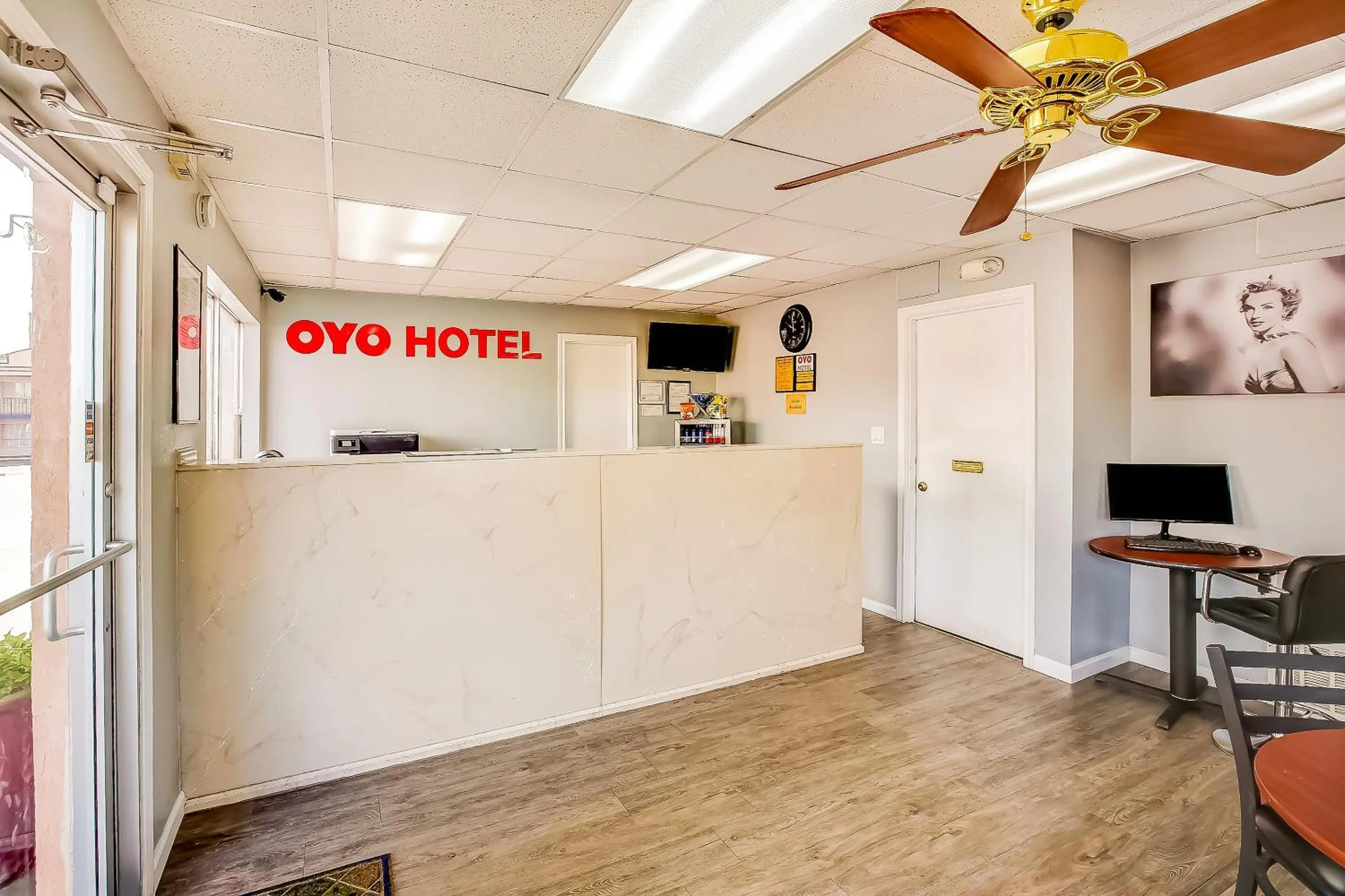 Lobby or reception in OYO Hotel Texarkana North Heights AR Hwy I-30