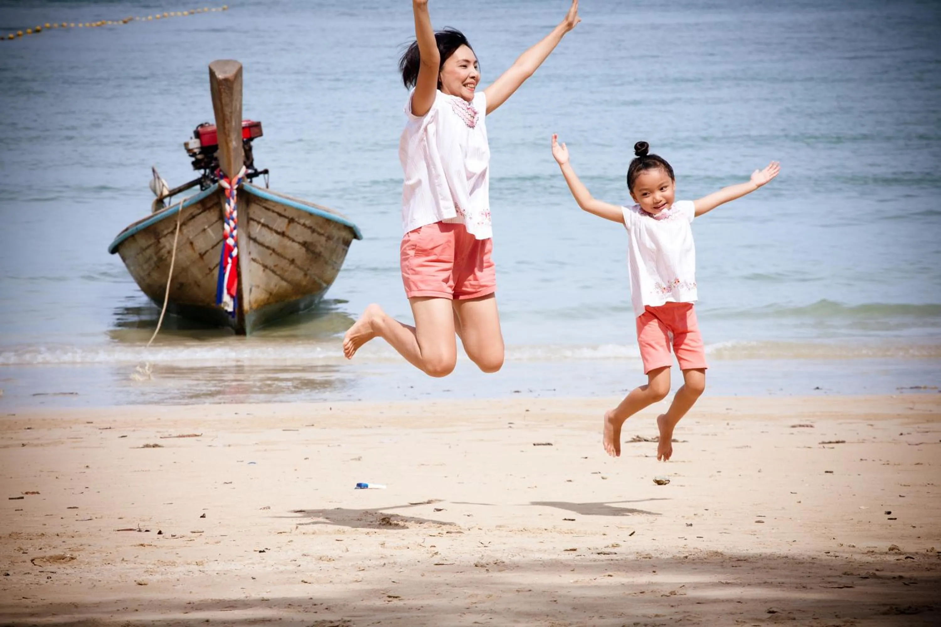 Beach in Sand Sea Resort Railay Beach