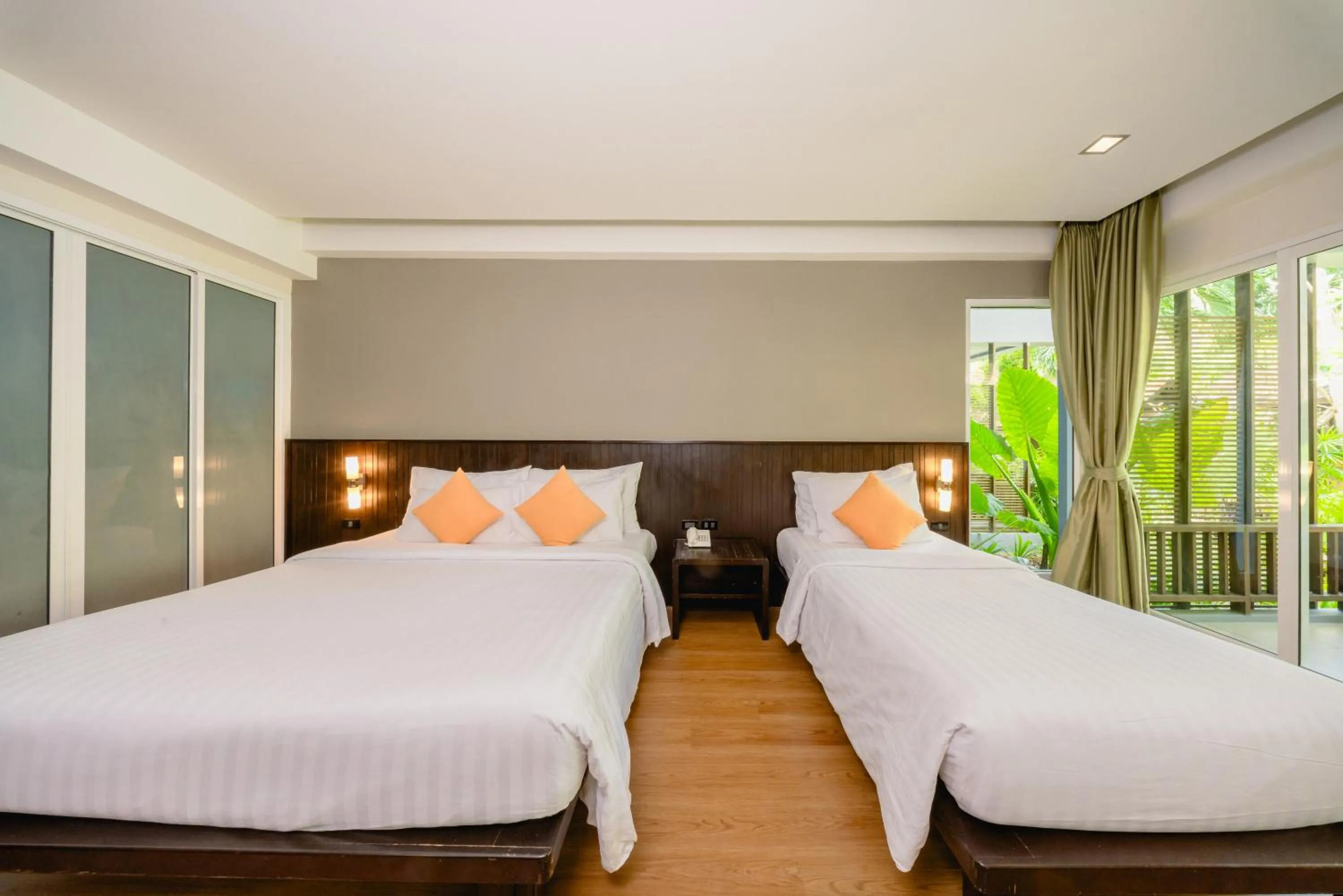 Bed in Sand Sea Resort Railay Beach