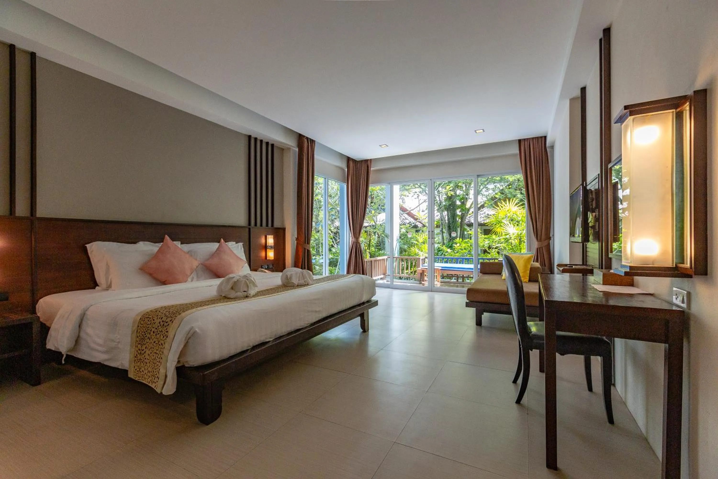 Bedroom, Bed in Sand Sea Resort Railay Beach