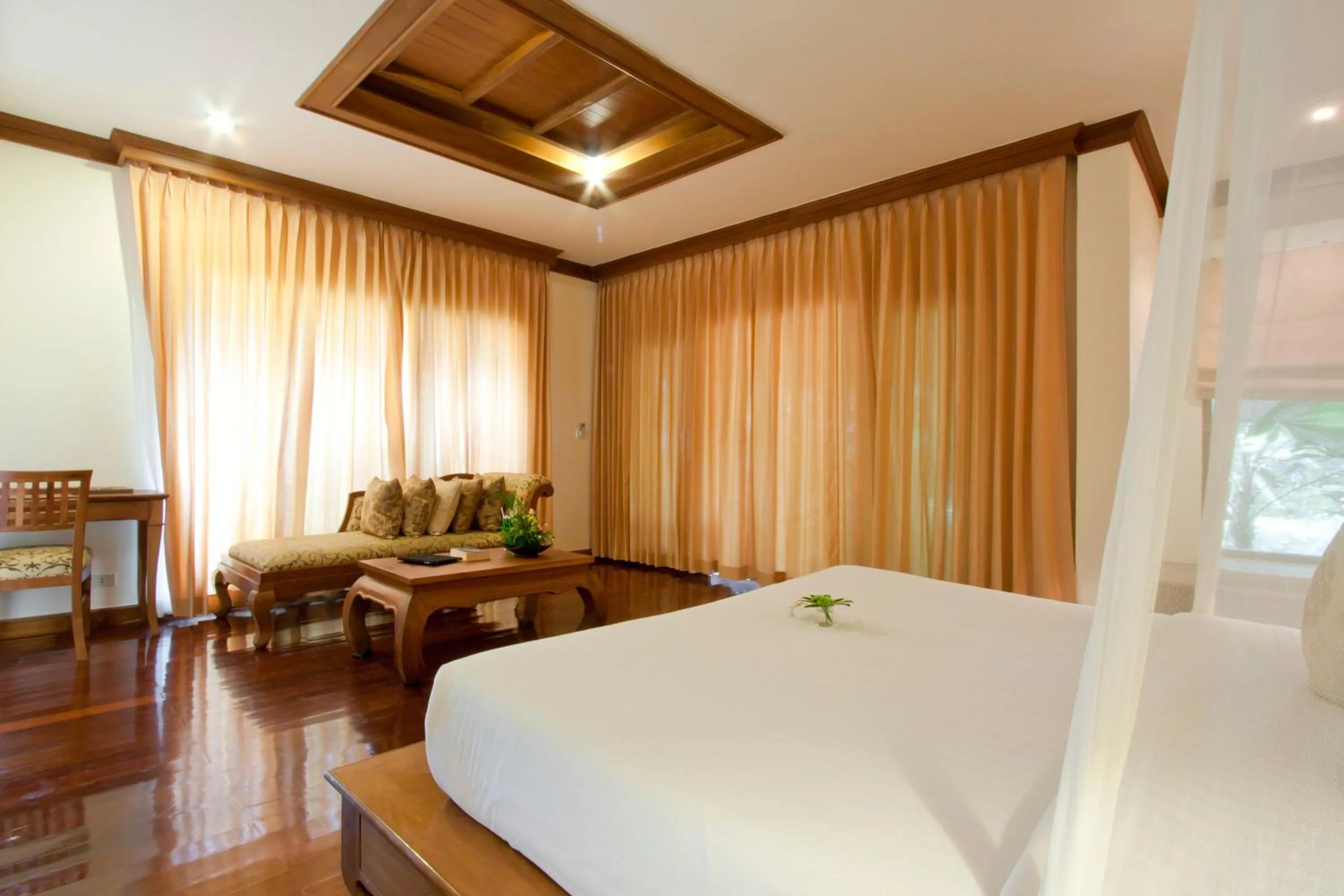 Bed in Sand Sea Resort Railay Beach