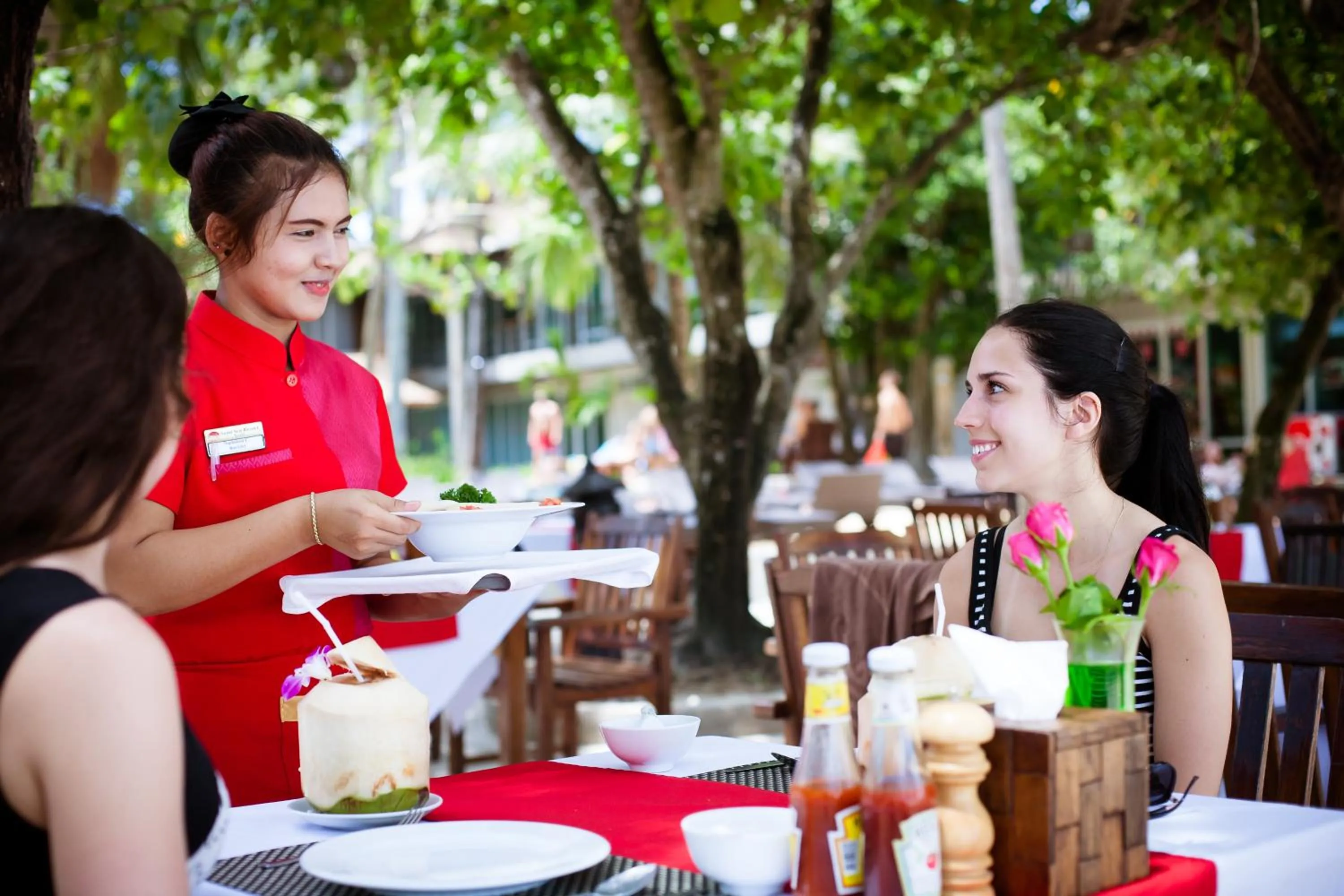 Restaurant/places to eat in Sand Sea Resort Railay Beach