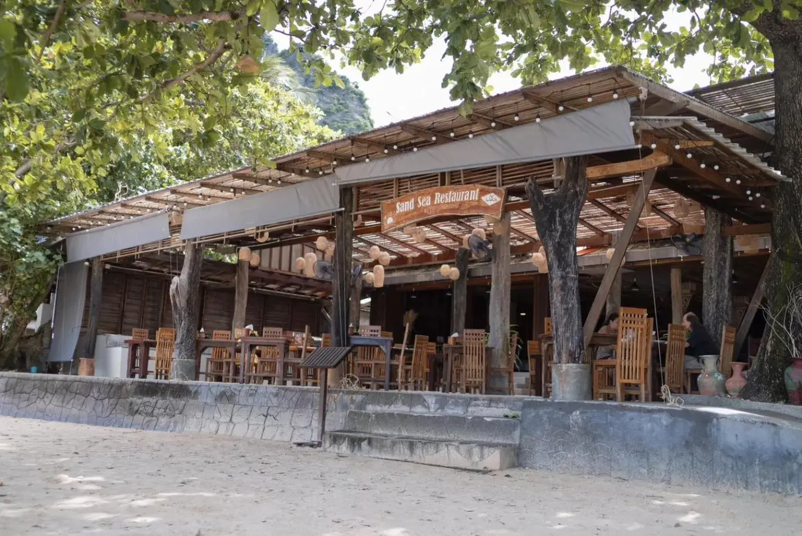 Restaurant/places to eat in Sand Sea Resort Railay Beach Restaurant/places to eat in Sand Sea Resort Railay Beach