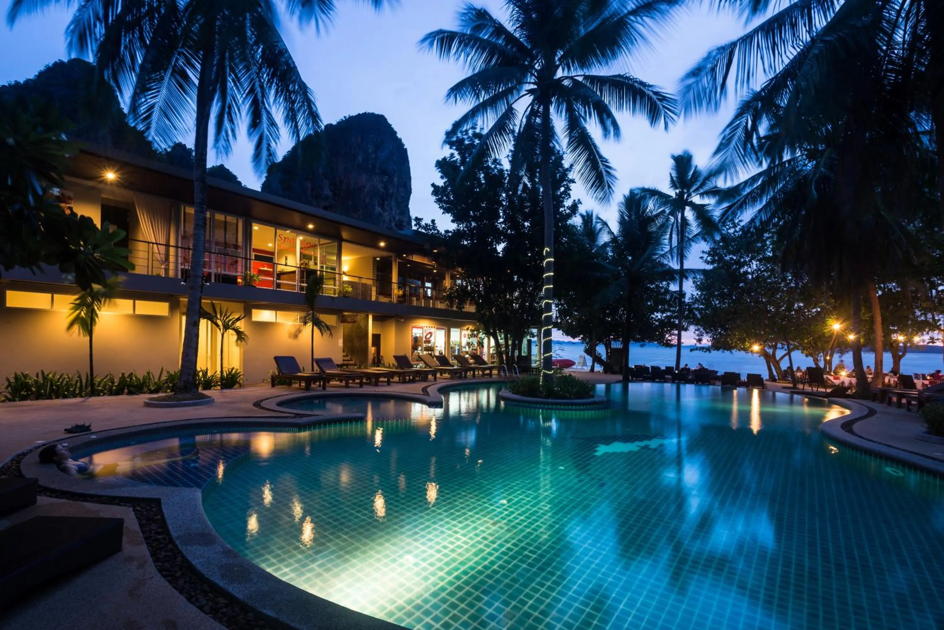 Swimming pool in Sand Sea Resort Railay Beach
