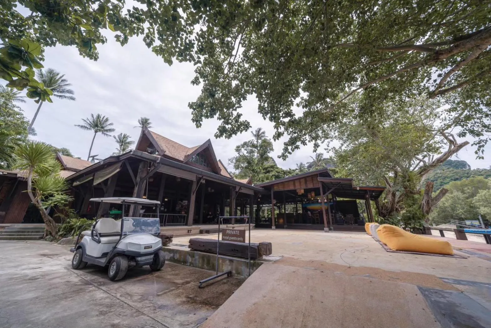 Lobby or reception in Sand Sea Resort Railay Beach