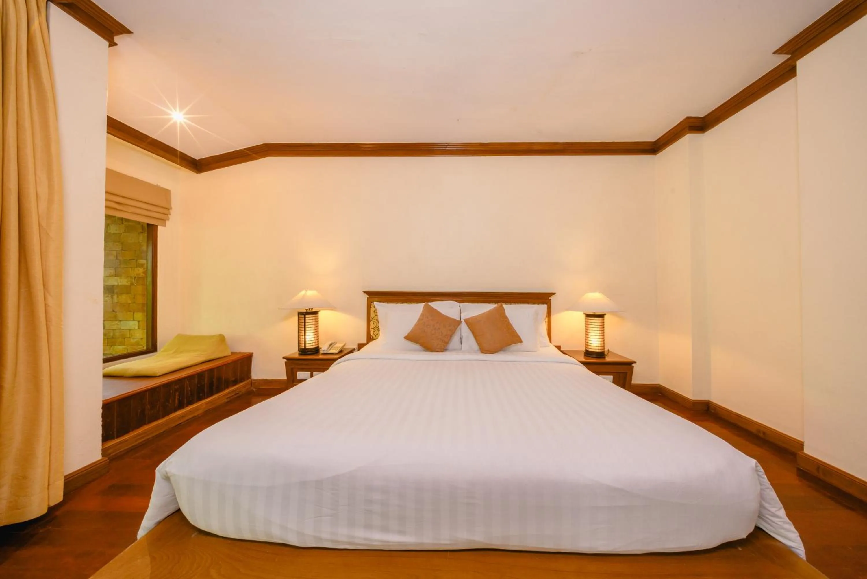 Bed in Sand Sea Resort Railay Beach