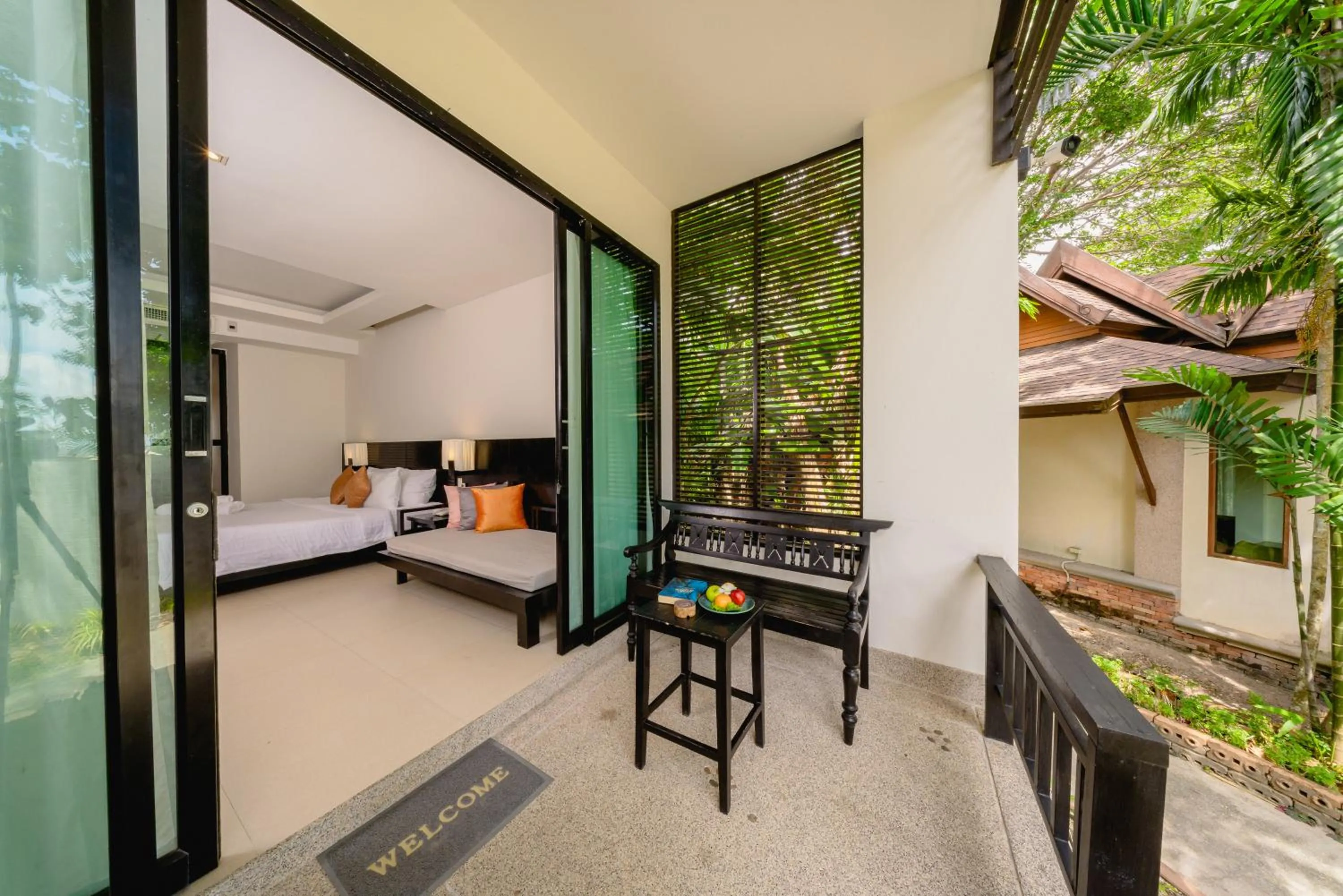 Balcony/Terrace, Bed in Sand Sea Resort Railay Beach