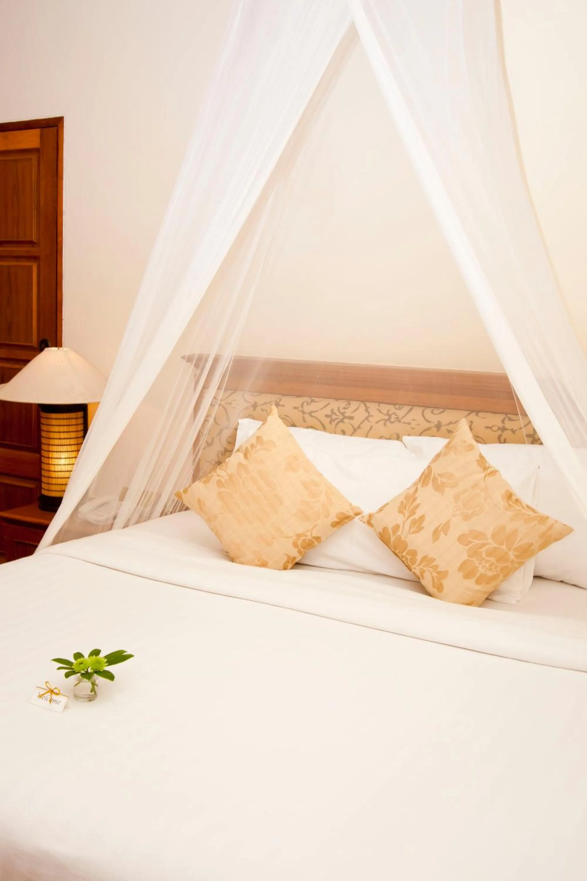 Bed in Sand Sea Resort Railay Beach