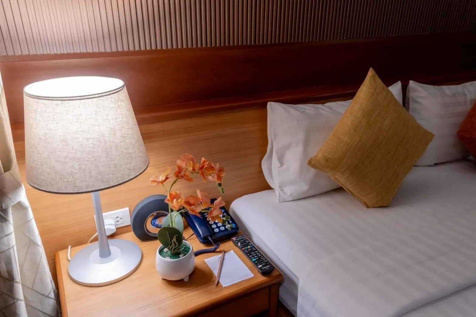 Photo of the whole room, Bed in Baan Duangkaew Resort