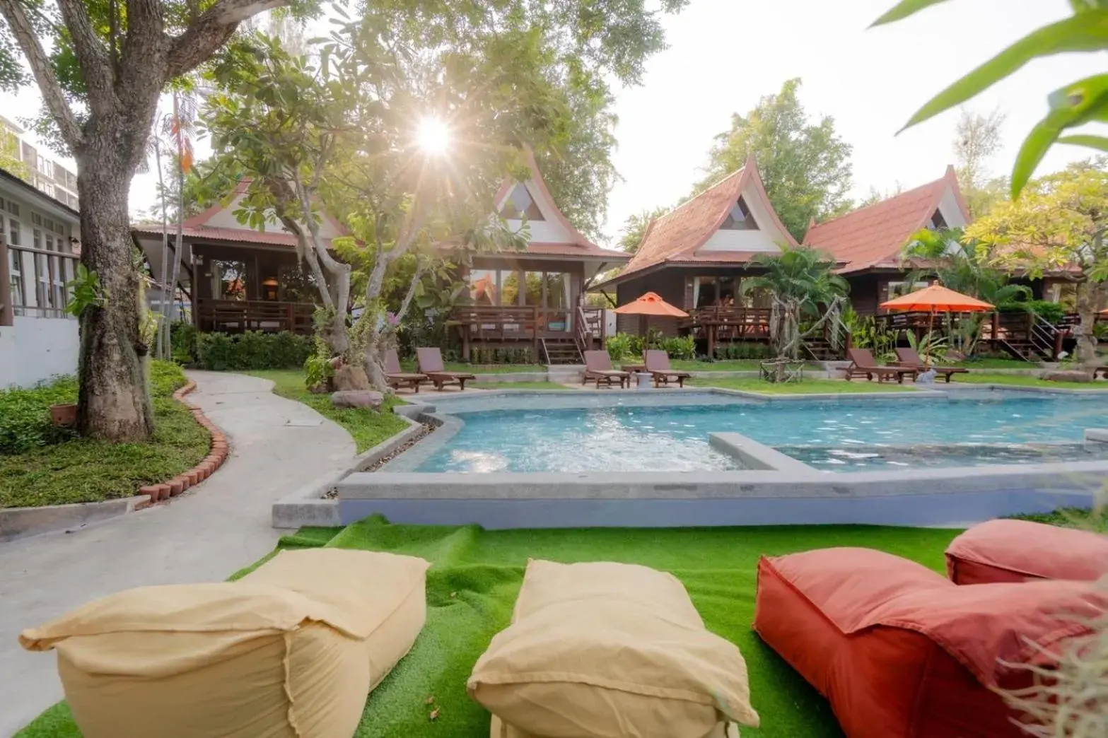 Pool view in Baan Duangkaew Resort Pool view in Baan Duangkaew Resort