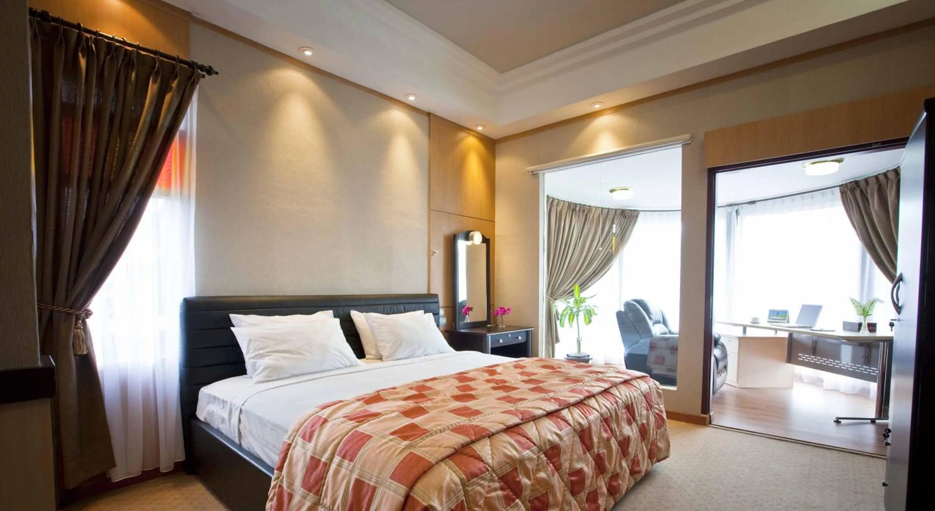 View (from property/room), Bed in Hotel Sibayak Internasional