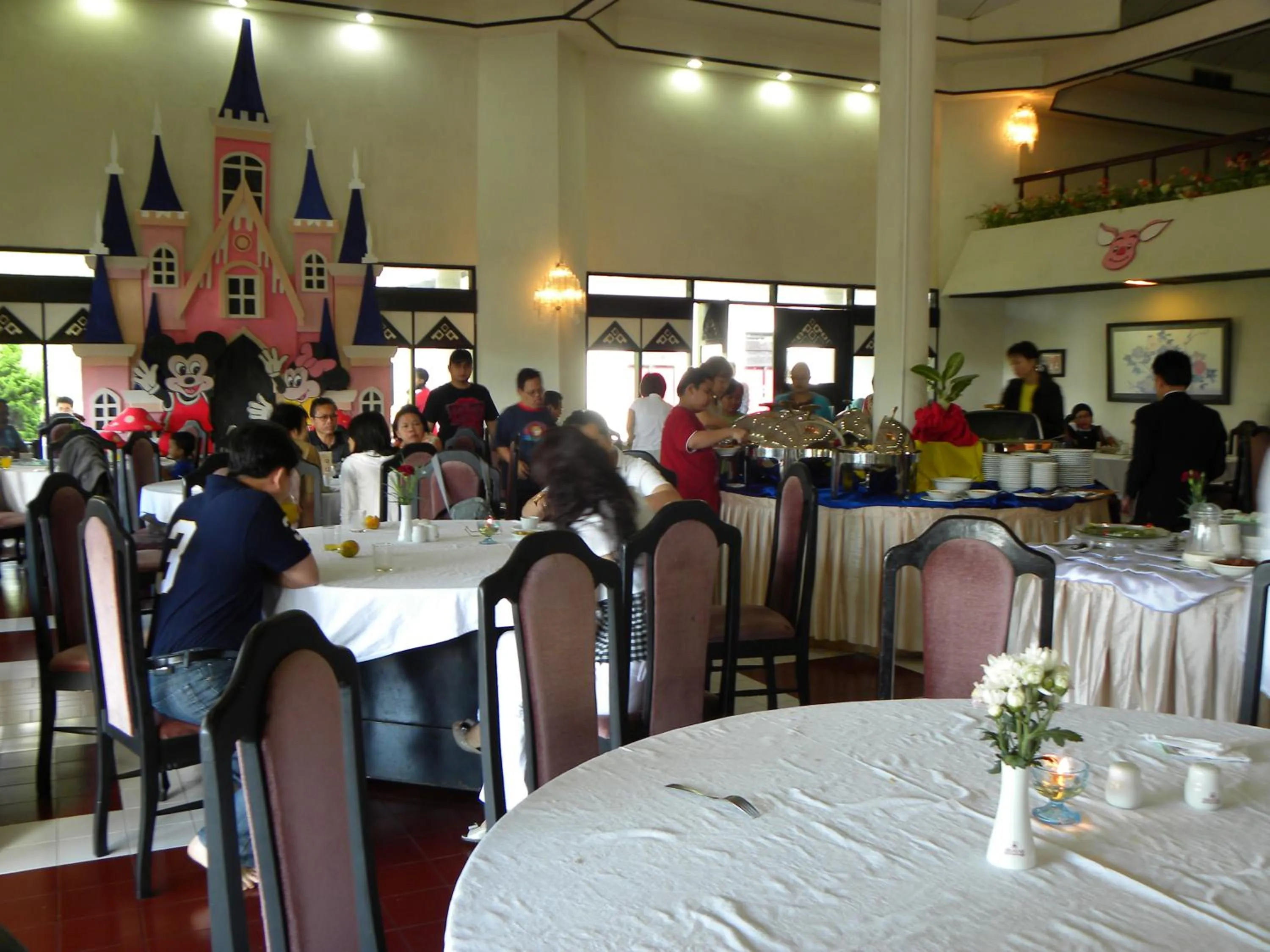 Restaurant/places to eat in Hotel Sibayak Internasional