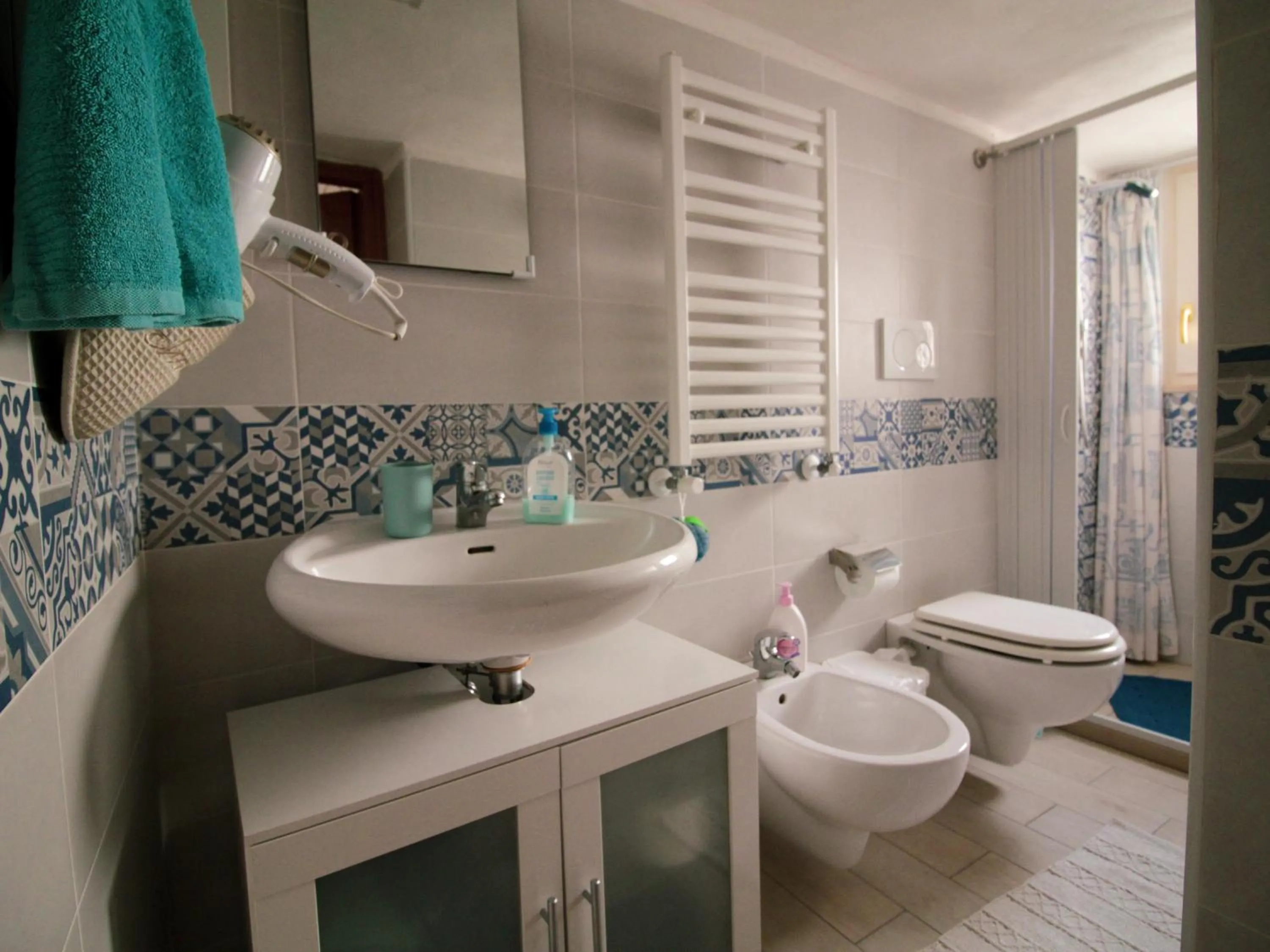 Shower in B&B U Mare Mio