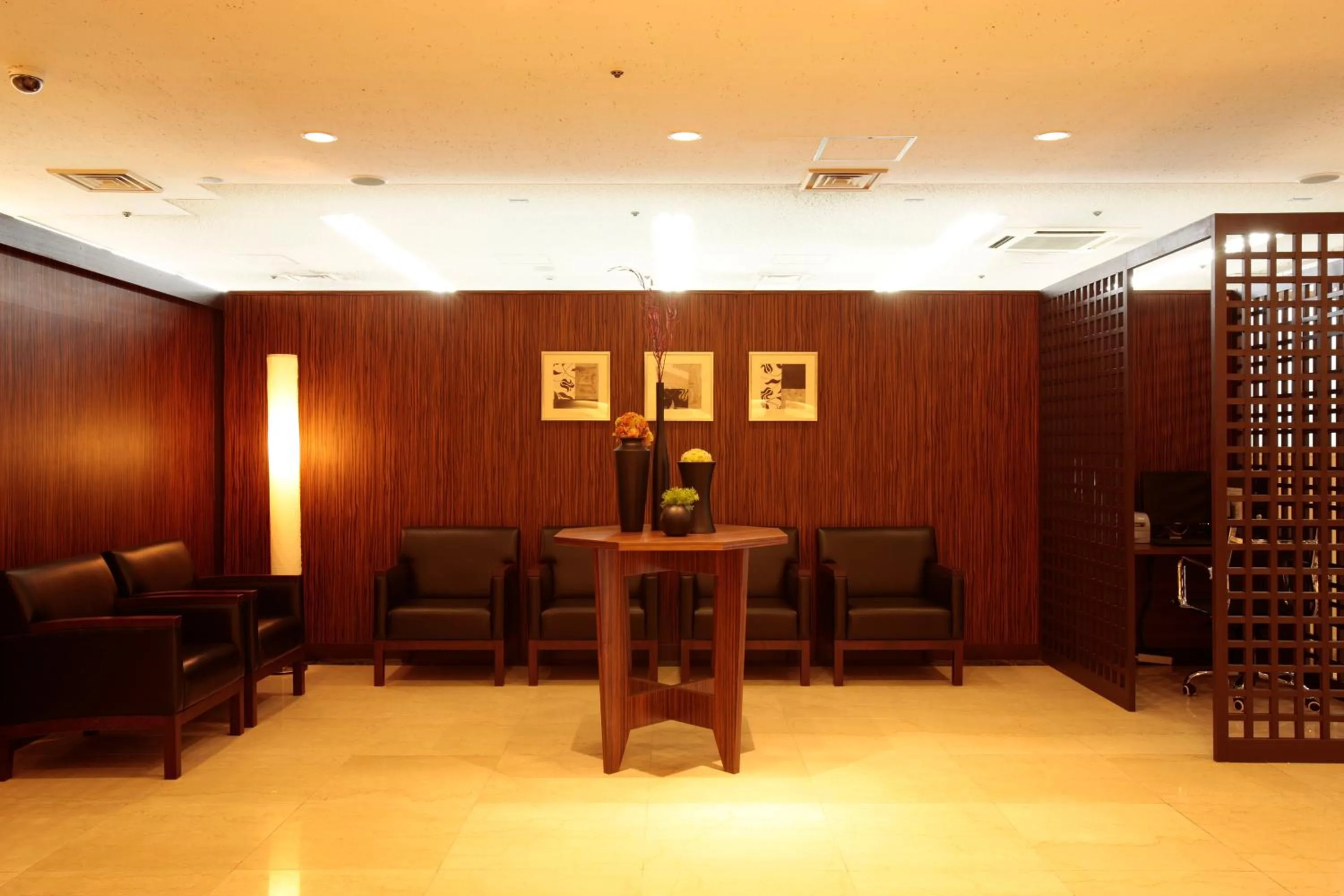 Lobby or reception in Osaka Tokyu REI Hotel