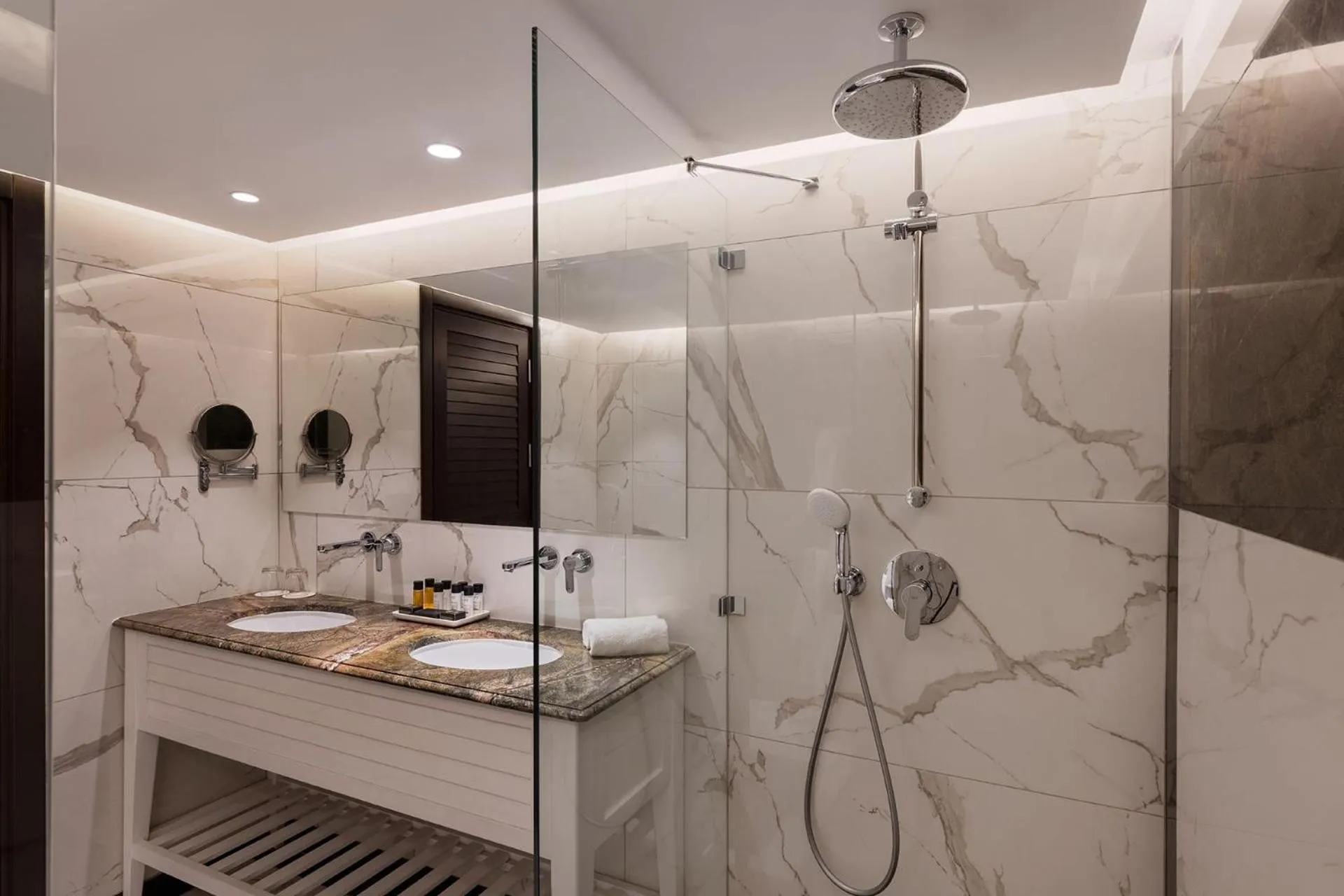 Bathroom in Orchid Eilat Hotel