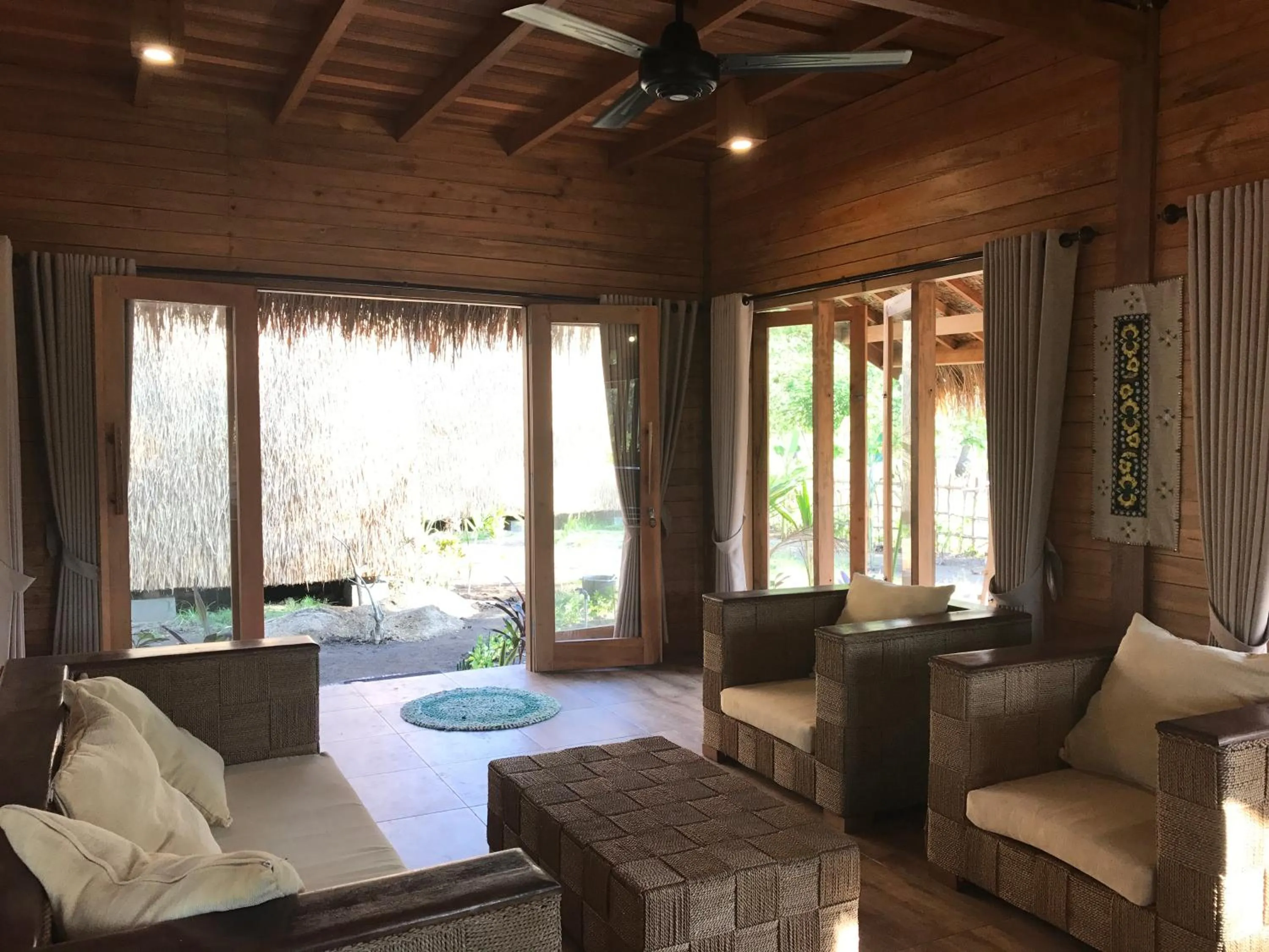 Meno Madia Bungalows