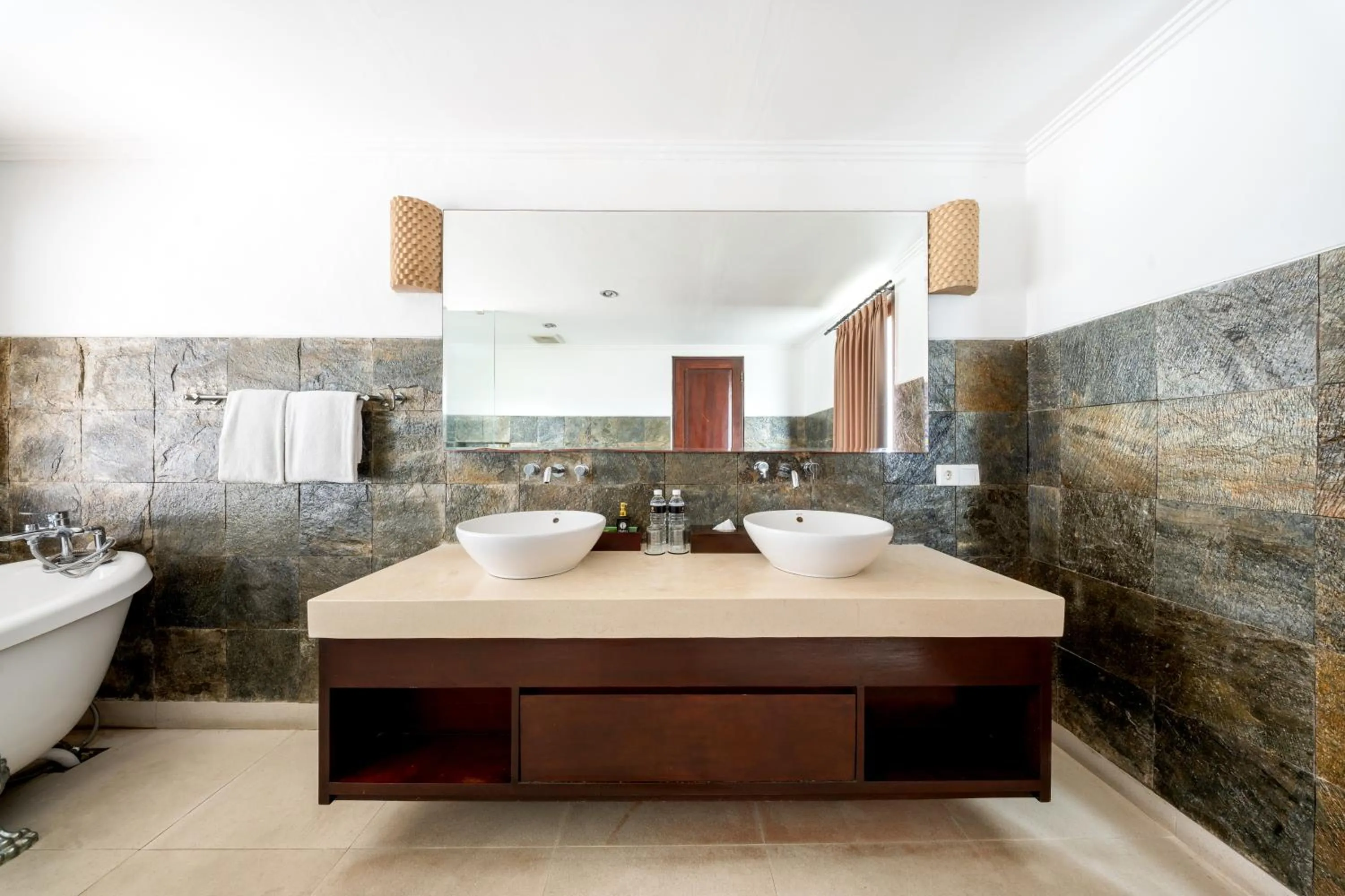 Bathroom in djabu Canggu Beach Villa