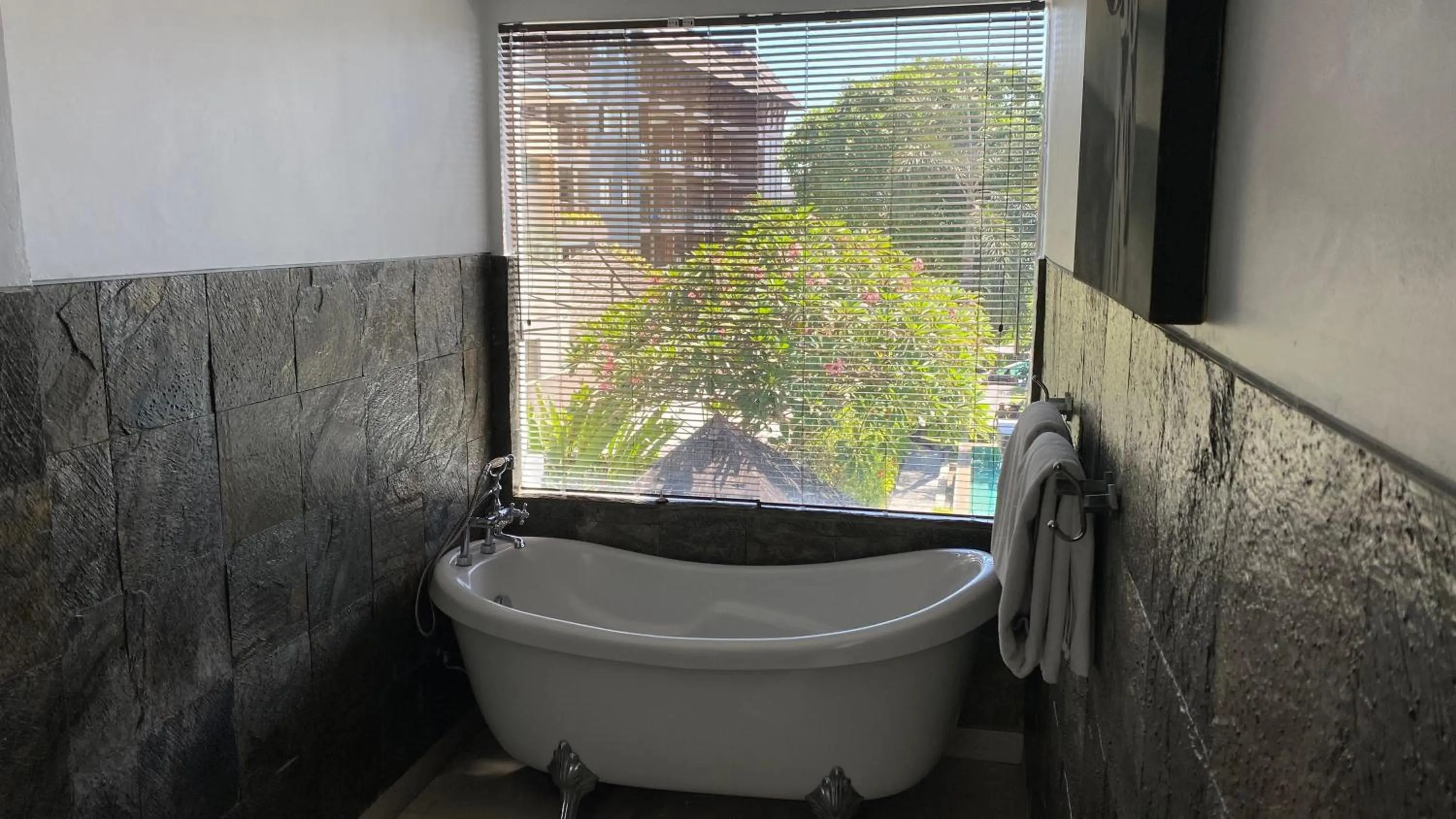 Toilet in djabu Canggu Beach Villa