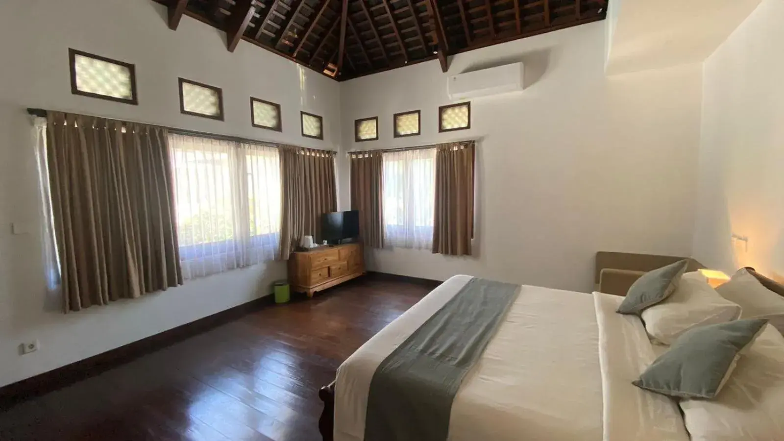 Photo of the whole room, Bed in djabu Canggu Beach Villa Photo of the whole room, Bed in djabu Canggu Beach Villa