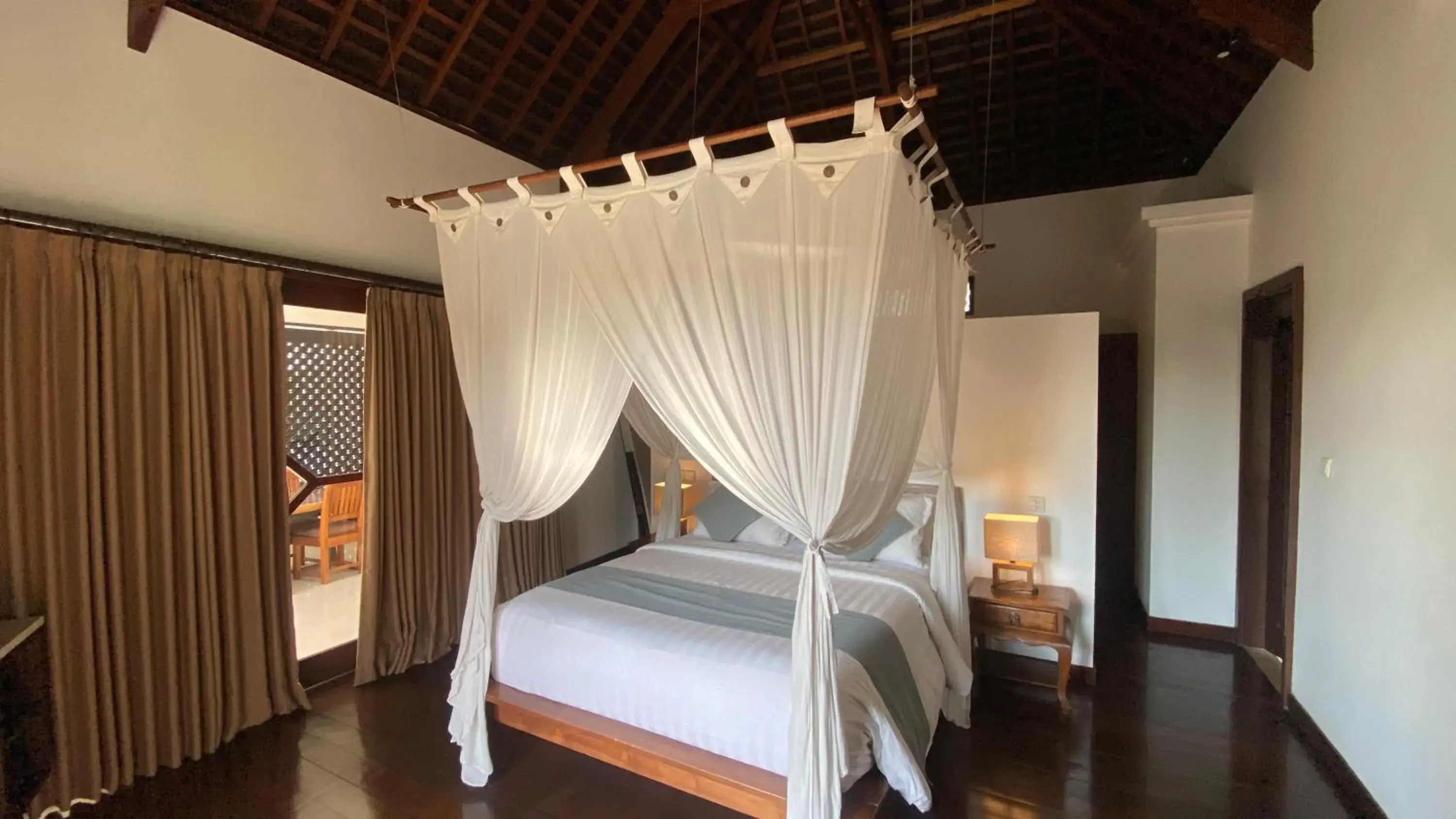 Bed in djabu Canggu Beach Villa Bed in djabu Canggu Beach Villa