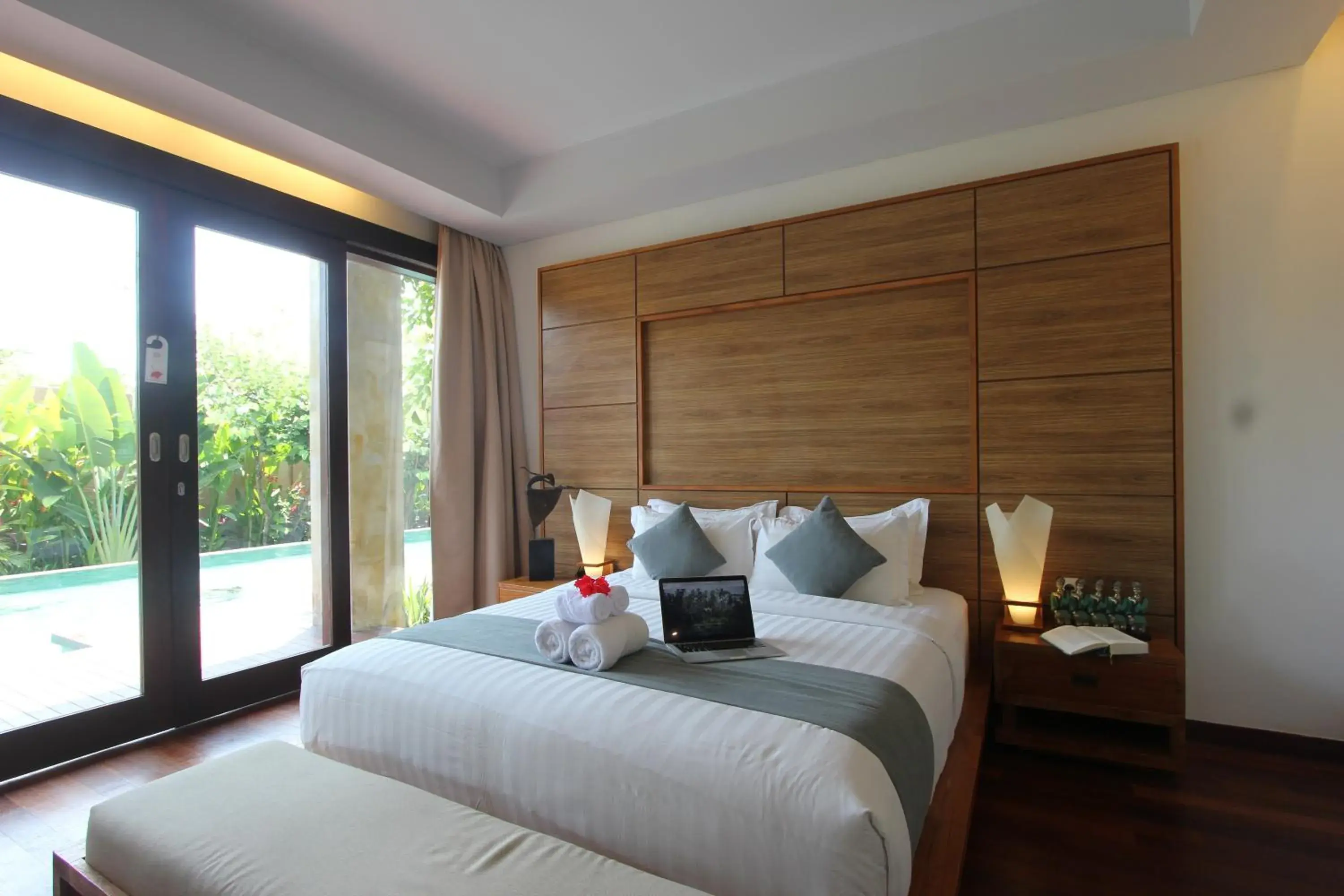 Pool view, Bed in djabu Canggu Beach Villa Pool view, Bed in djabu Canggu Beach Villa