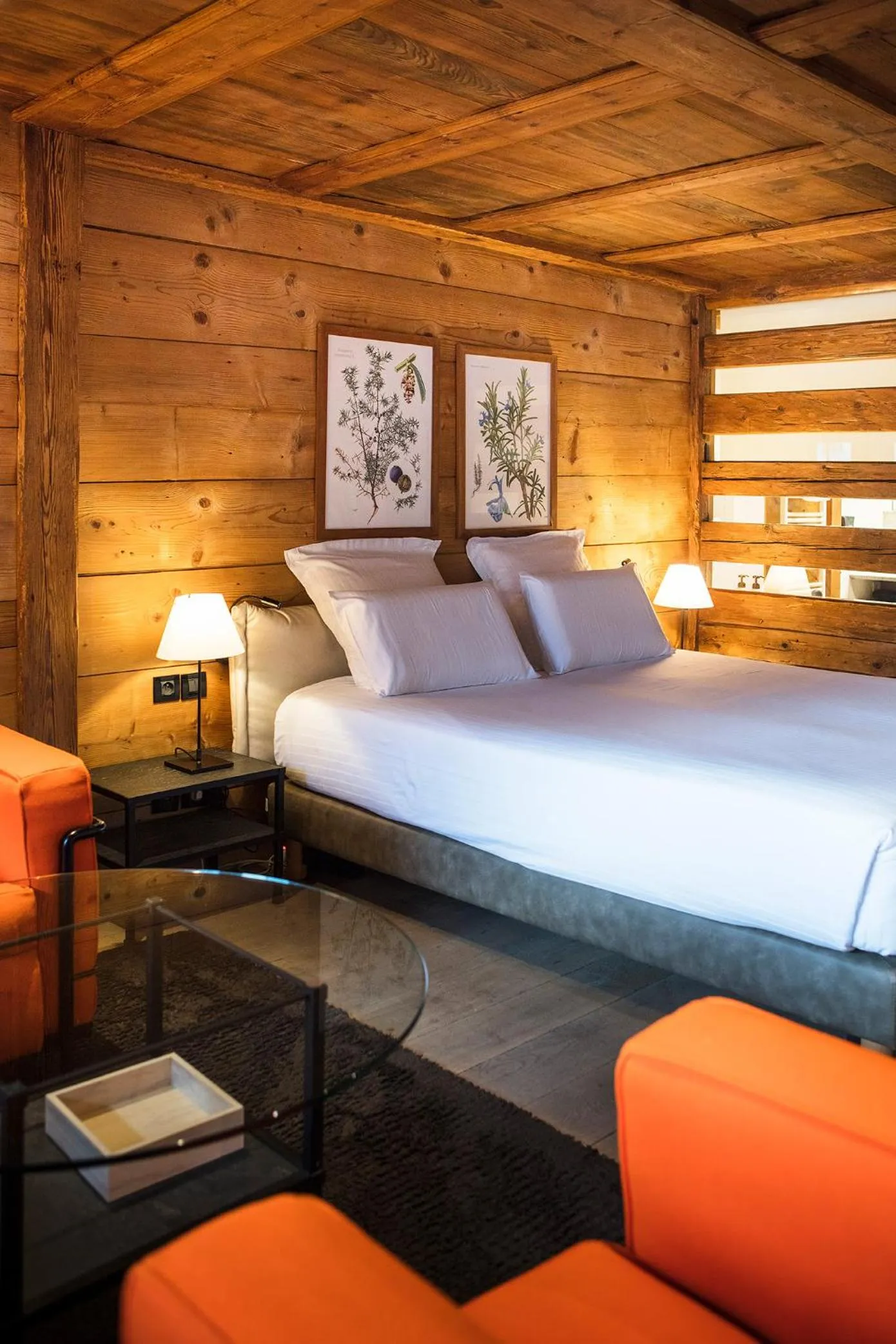 Bed in Le Hameau Albert 1er - Relais & Châteaux