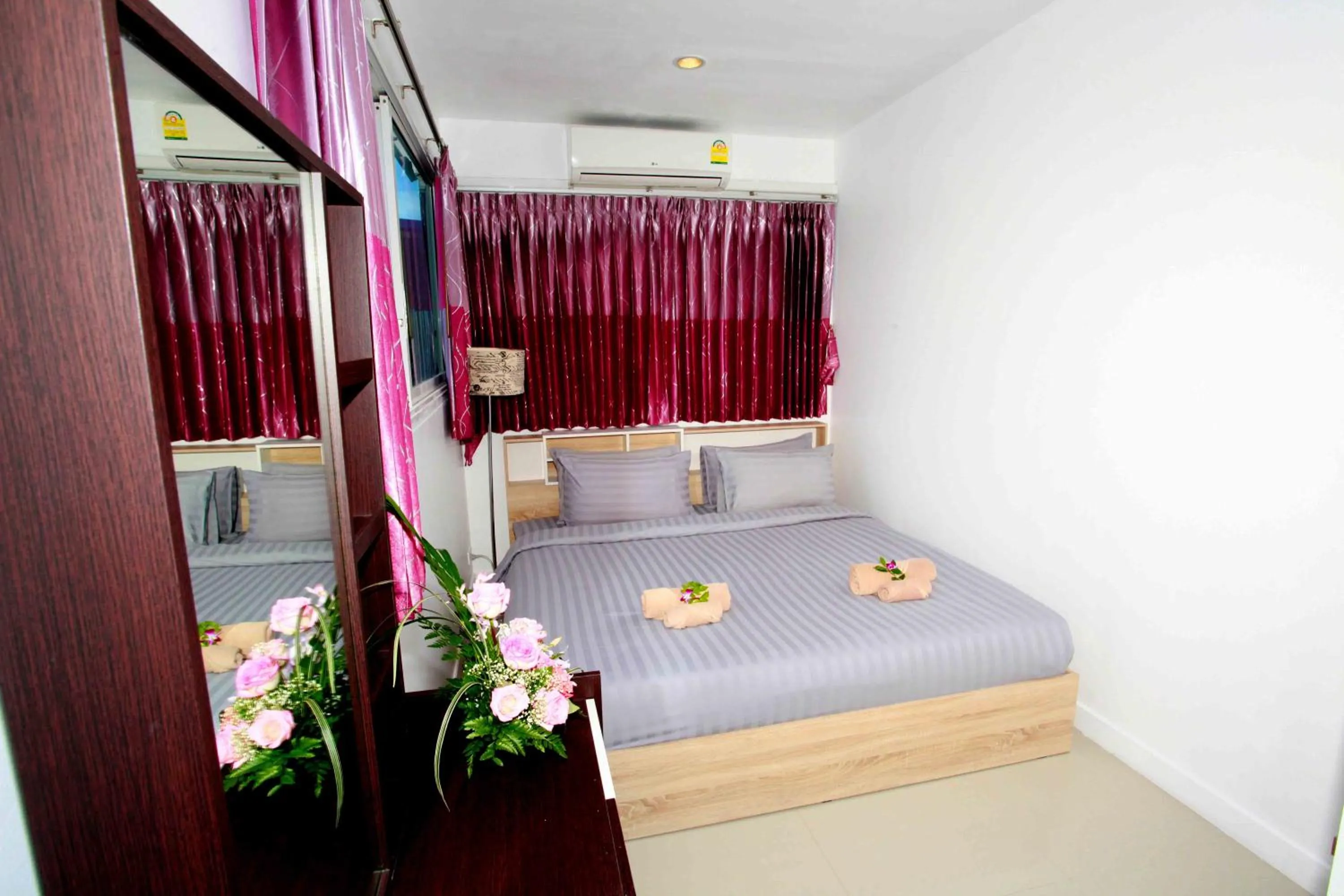 Bed in Saree Lagoon Villa Koh Samui