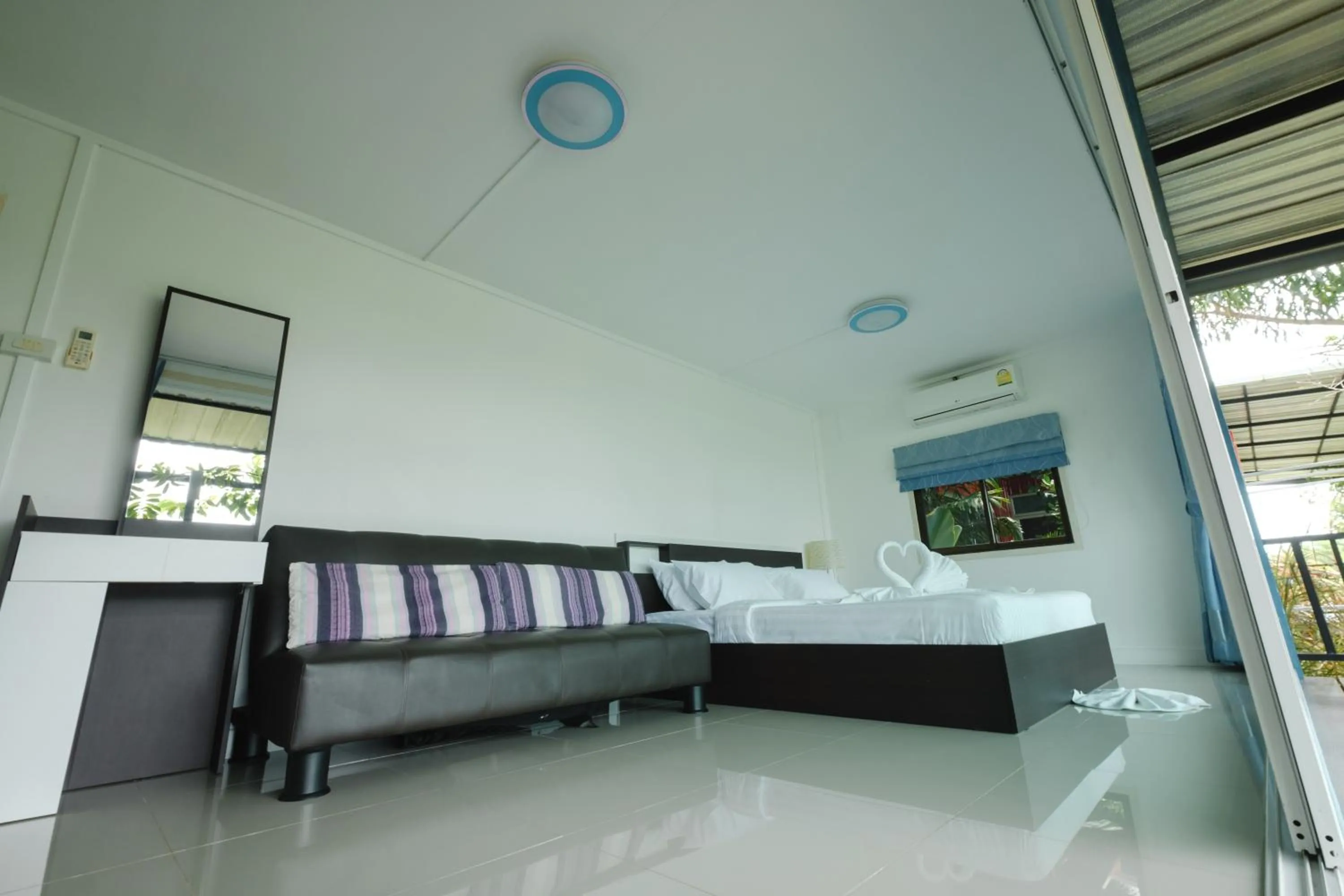 Bed in Saree Lagoon Villa Koh Samui