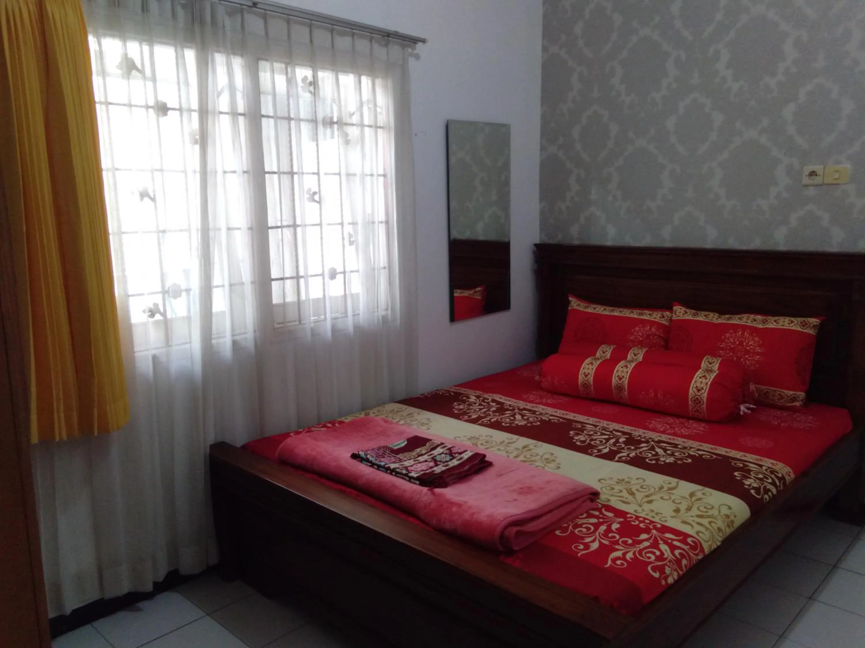 Bed in Puri Garden Batu
