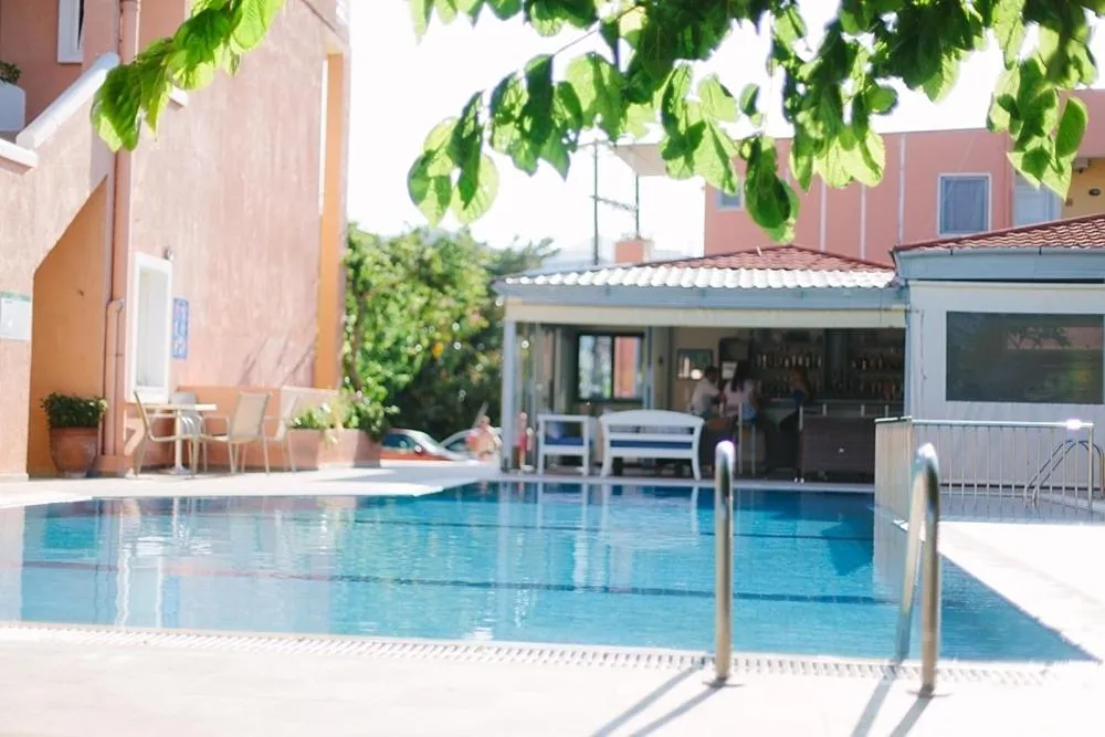 Property building in Ormos Atalia