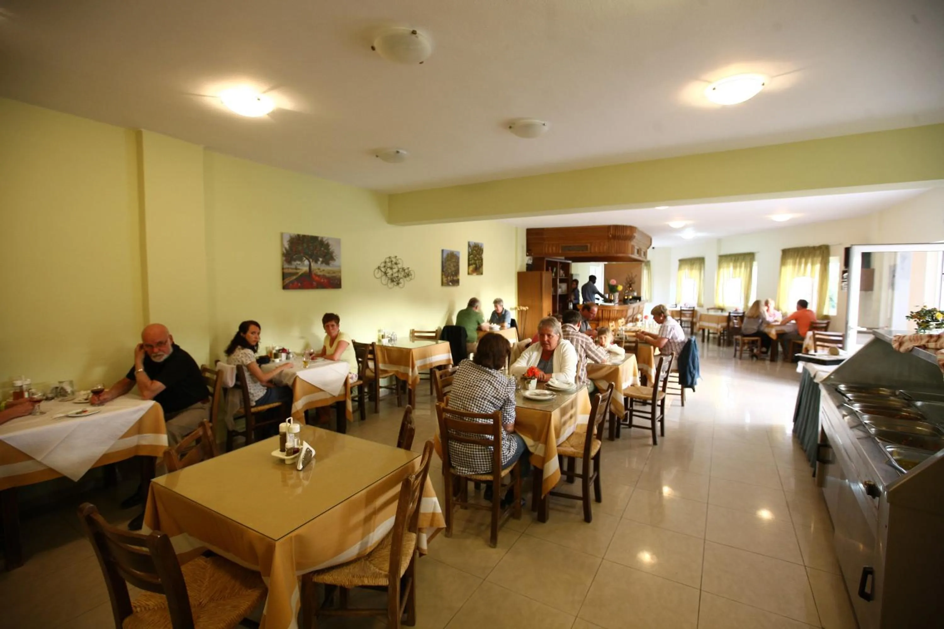 Restaurant/places to eat in Ormos Atalia