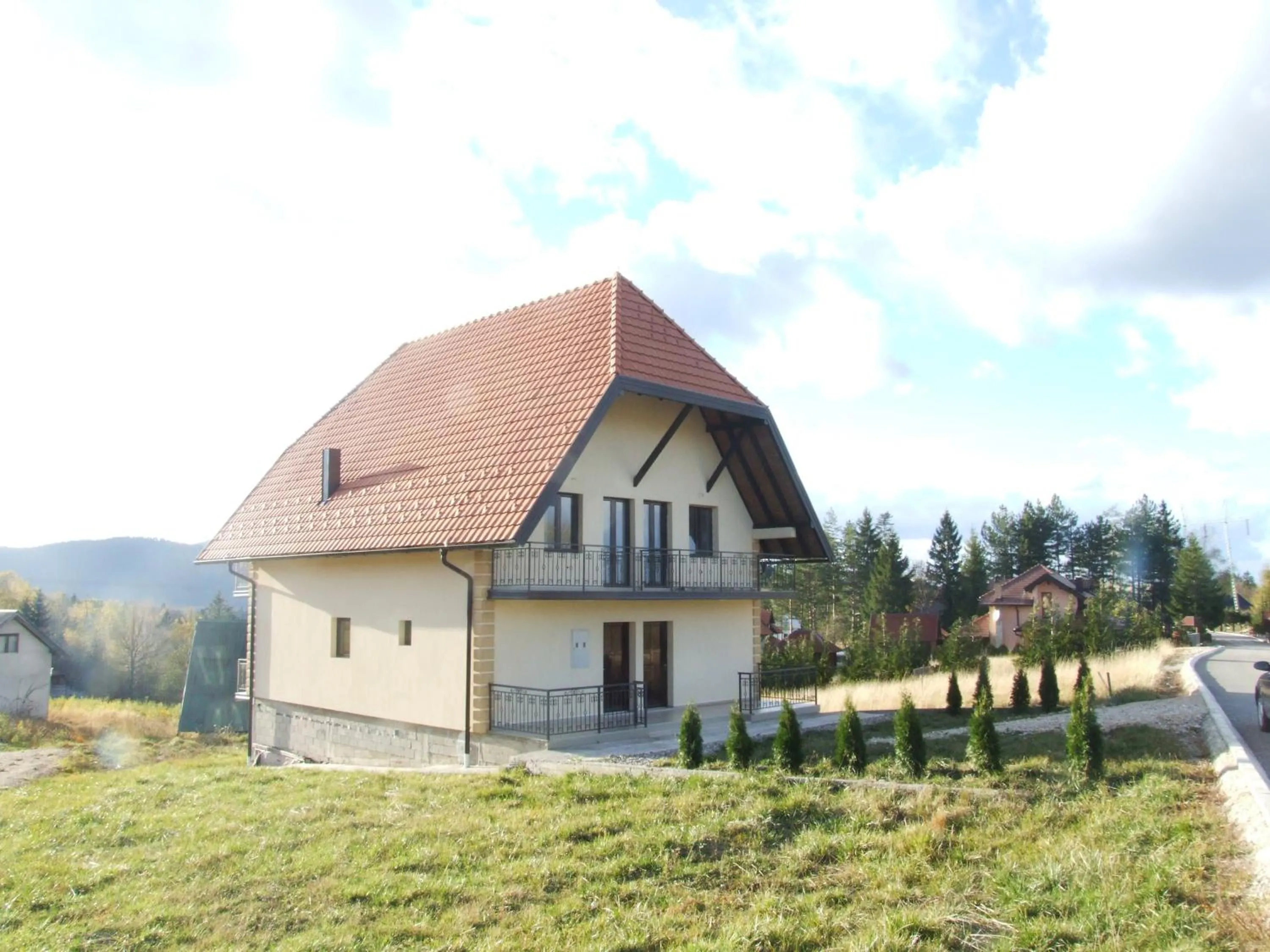 Apartmani Tarsko Sunce