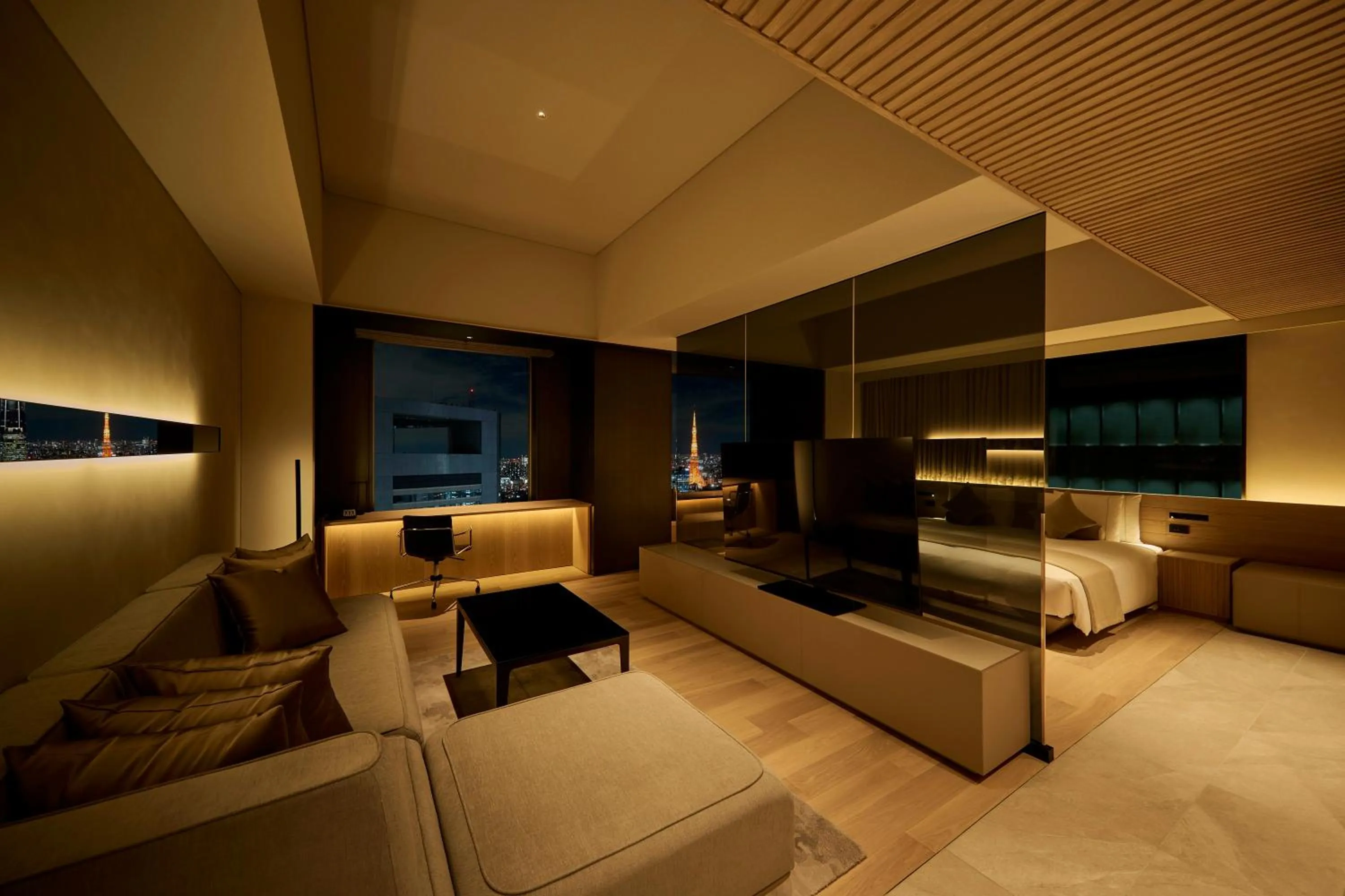 TV and multimedia in The Royal Park Hotel Iconic Tokyo Shiodome