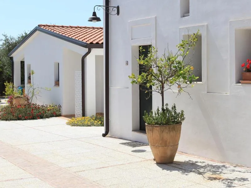 Facade/entrance in Hotel Giardino Giamperduto